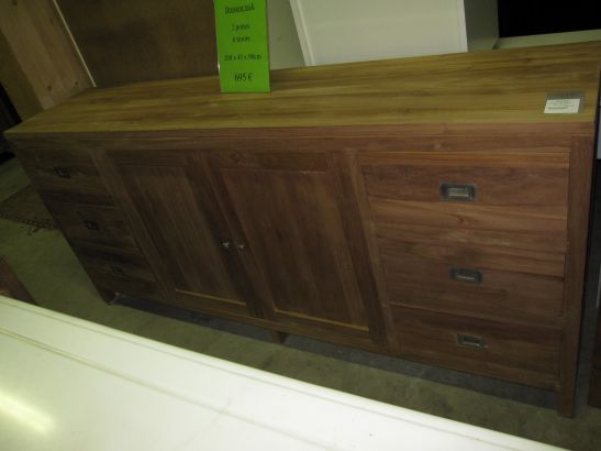 <p>Dressoir JLC519 Teck<br />2portes/6 tir. 200*45*90 Cm<br />695,00 € T.T.C<br /><a href="/Article/318?type=neuf" style="color:white;" target="_blank">Lien vers l&#39;article</a></p>