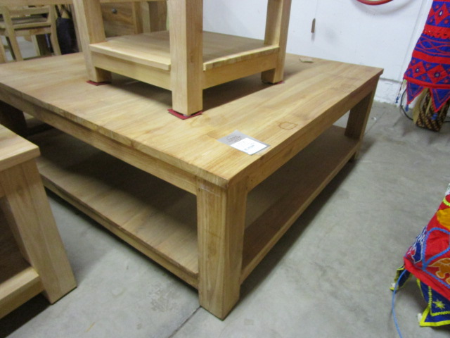 <p>Table de salon 100870<br />Teck N 120 x 120 Cm<br />599,00 € T.T.C<br /><a href="/Article/1675?type=neuf" style="color:white;" target="_blank">Lien vers l&#39;article</a></p>