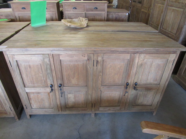 <p>Dressoir Teck 11357<br />Kasar<br />529,00 € T.T.C<br /><a href="/Article/2649?type=neuf" style="color:white;" target="_blank">Lien vers l&#39;article</a></p>