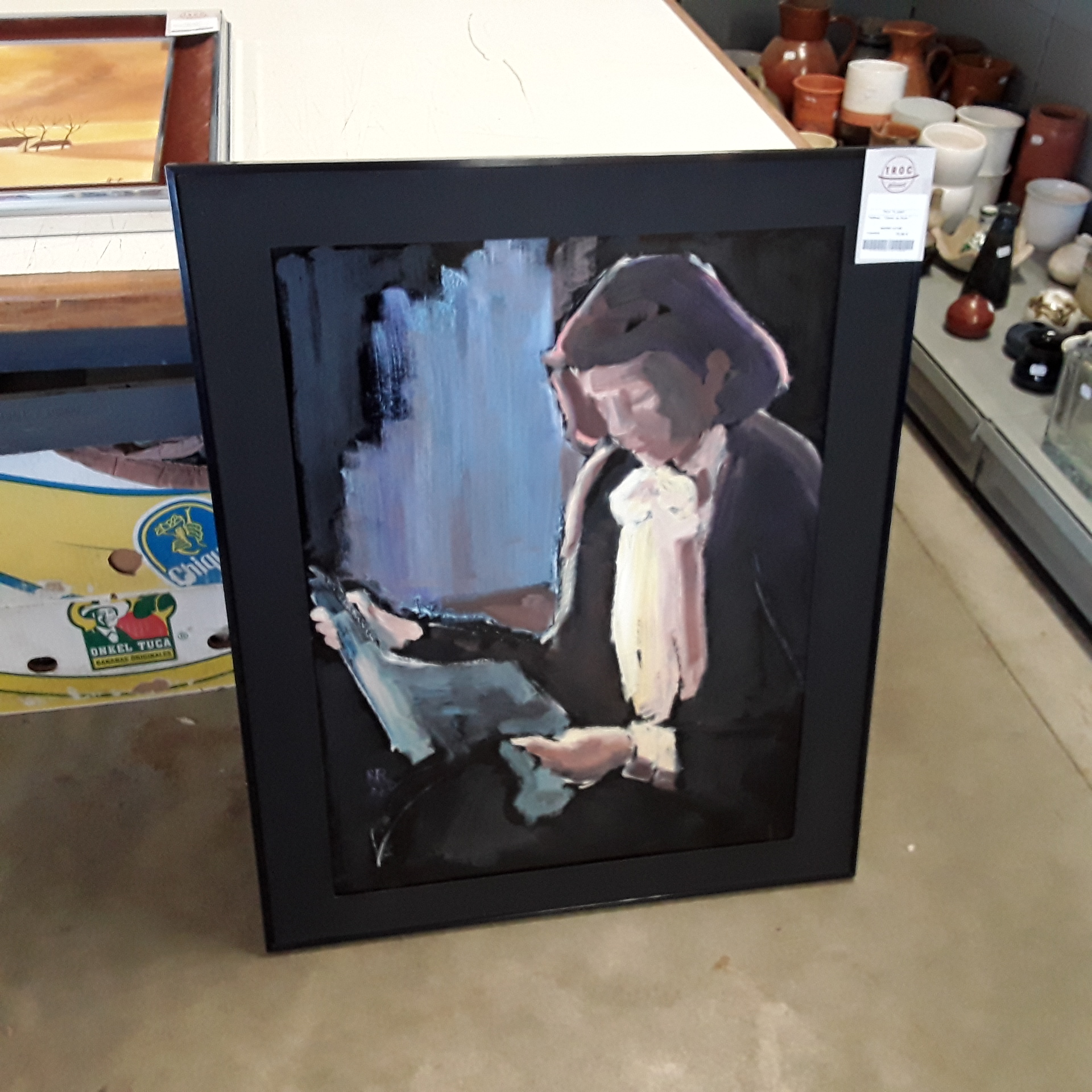 <p>Tableau " Dame au livre "<br />75,00 € T.T.C<br /><a href="/Article/121389?type=depose" style="color:white;" target="_blank">Lien vers l&#39;article</a></p>