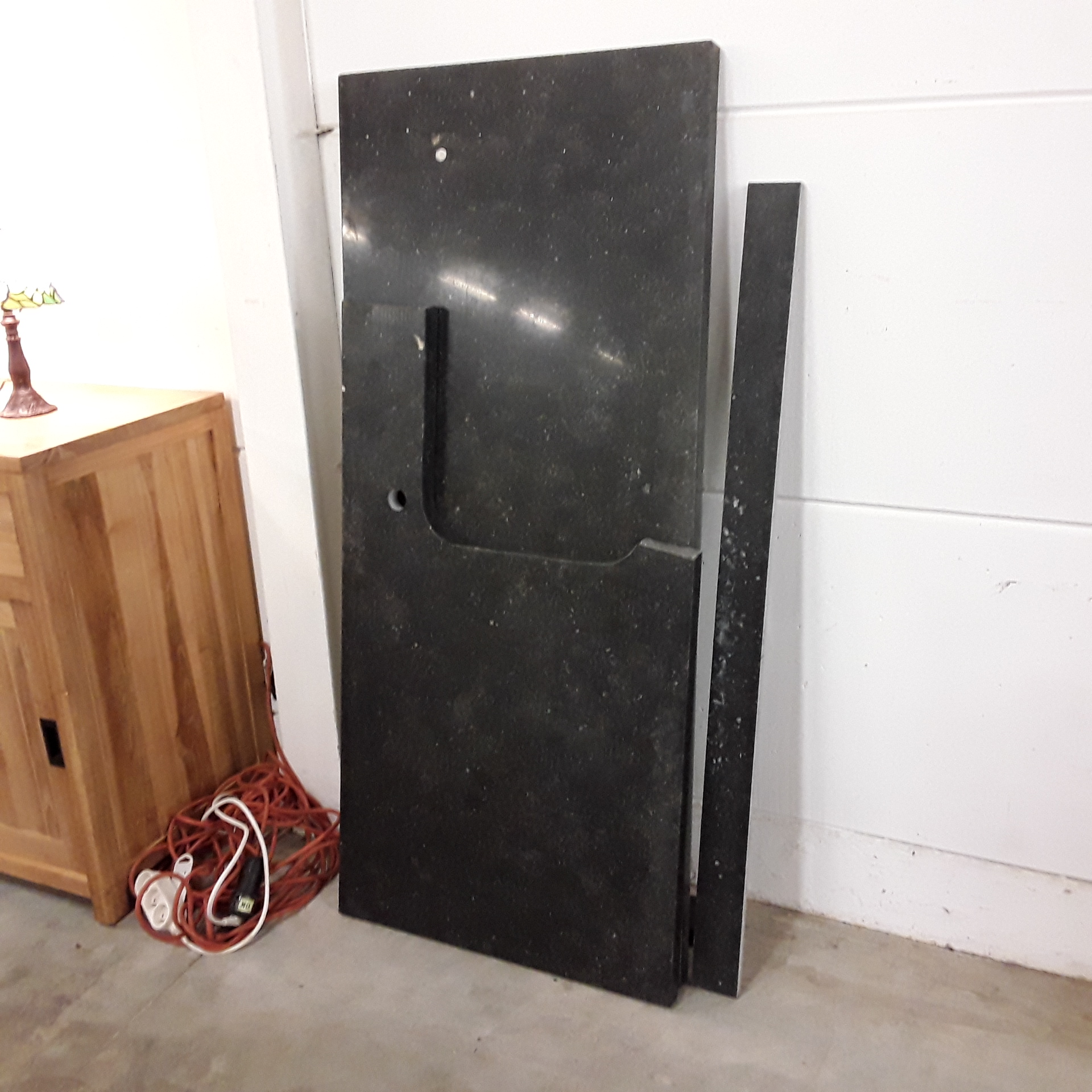 <p>Marbre de cuisine<br />anthracite à recoller<br />75,00 € T.T.C<br /><a href="/Article/122767?type=depose" style="color:white;" target="_blank">Lien vers l&#39;article</a></p>