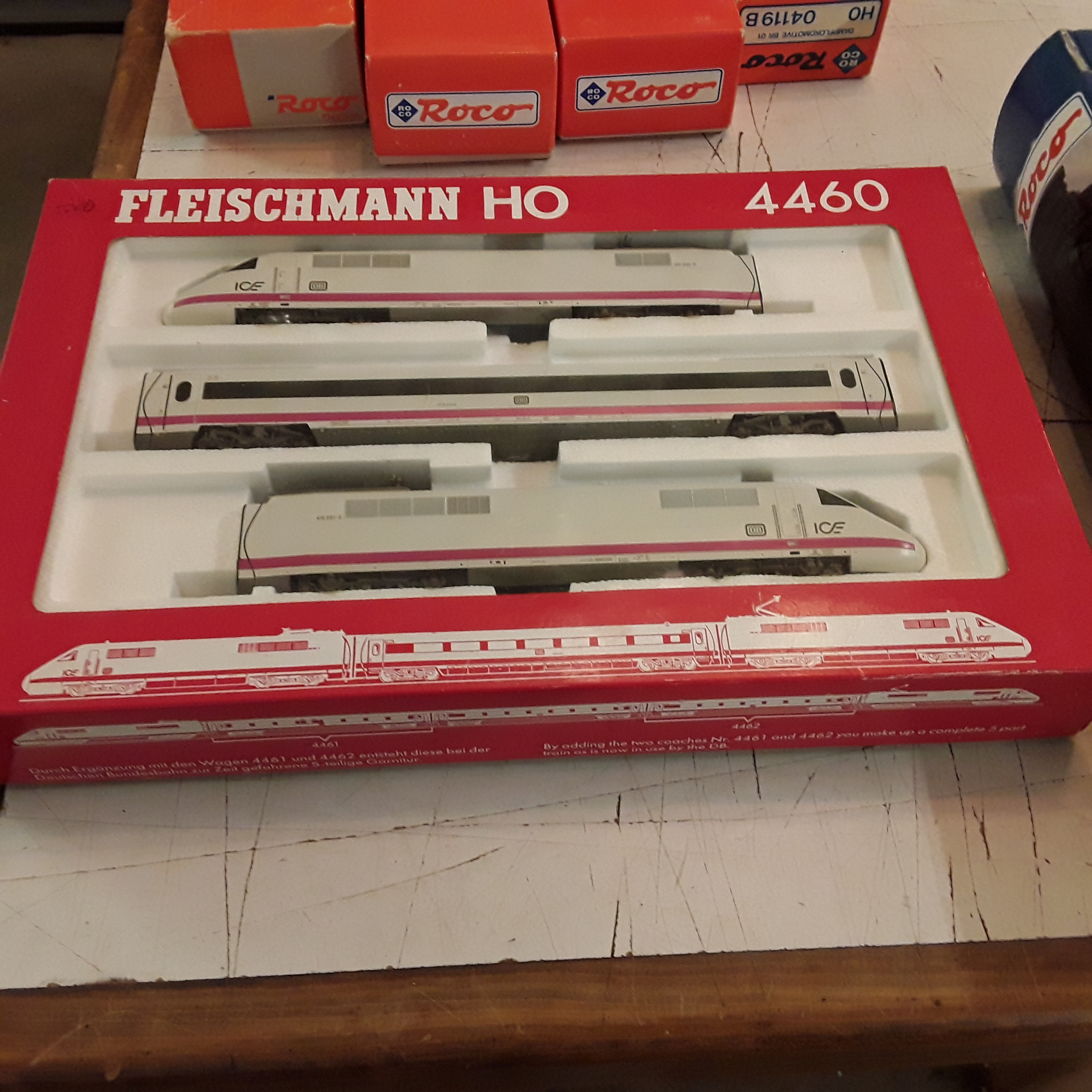 <p>Set ICE Fleischmann 4460<br />80,00 € T.T.C<br /><a href="/Article/122487?type=depose" style="color:white;" target="_blank">Lien vers l&#39;article</a></p>