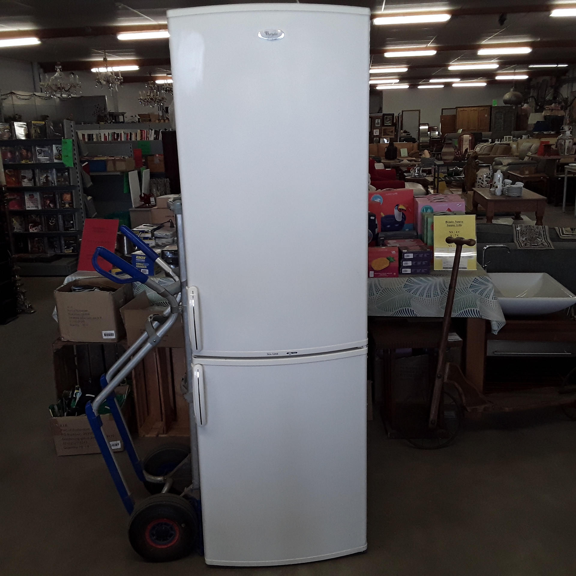 <p>Frigo-Congel Whirlpool<br />100,00 € T.T.C<br /><a href="/Article/121129?type=depose" style="color:white;" target="_blank">Lien vers l&#39;article</a></p>