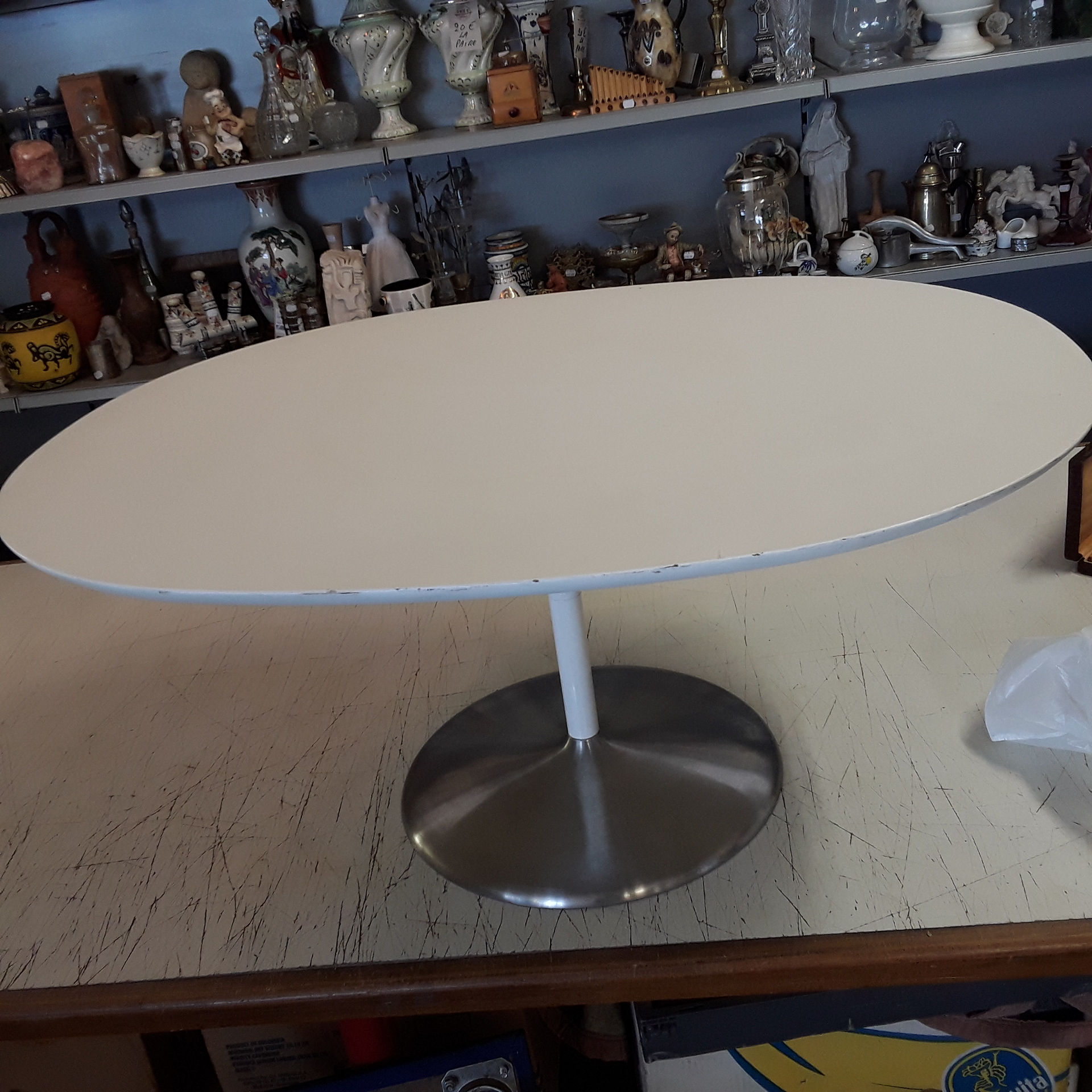 <p>Table tulipe 108 x 90 cm<br />60,00 € T.T.C<br /><a href="/Article/121584?type=depose" style="color:white;" target="_blank">Lien vers l&#39;article</a></p>