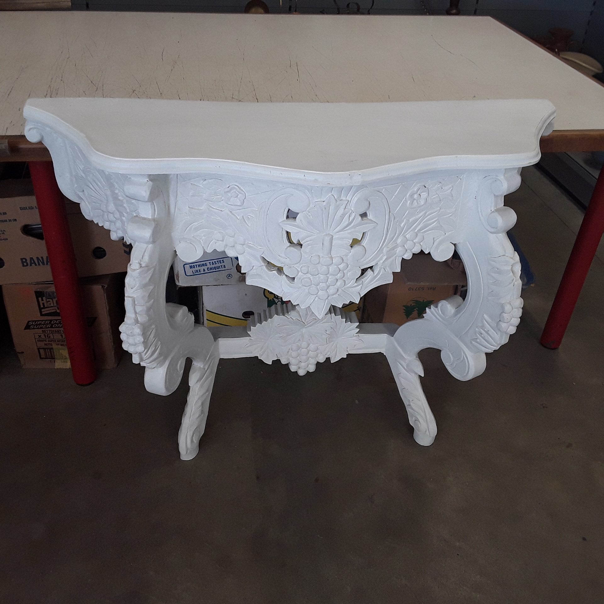 <p>Console murale 2 pieds<br />95,00 € T.T.C<br /><a href="/Article/122138?type=depose" style="color:white;" target="_blank">Lien vers l&#39;article</a></p>