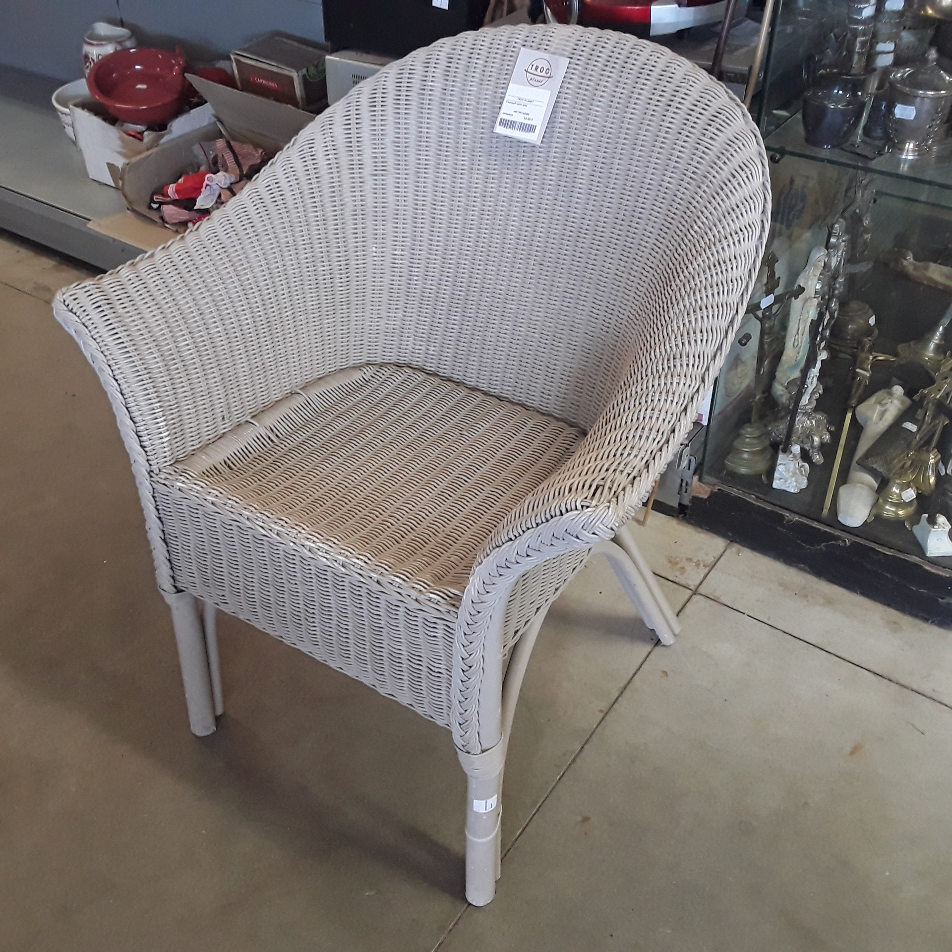 <p>Fauteuil rotin gris<br />24,00 € T.T.C<br /><a href="/Article/122295?type=depose" style="color:white;" target="_blank">Lien vers l&#39;article</a></p>