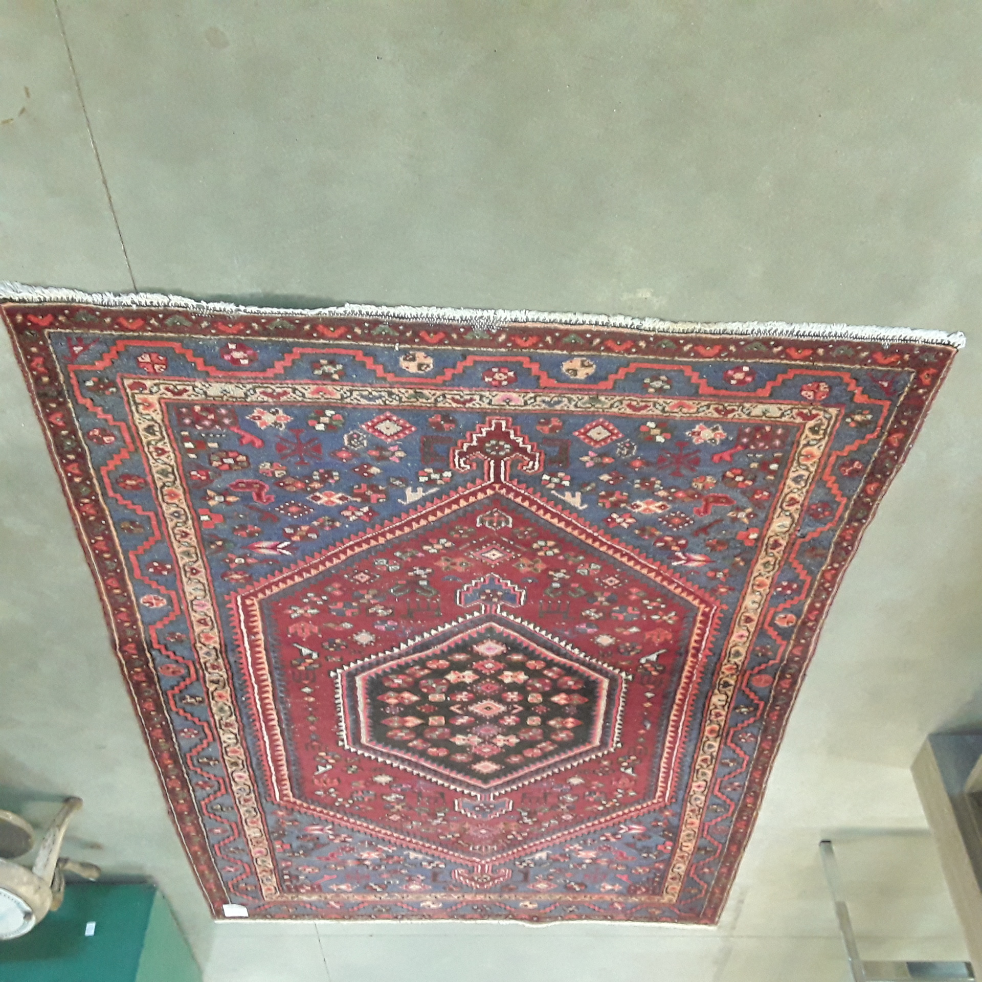 <p>Tapis d'Iran 140 x 202 Cm<br />125,00 € T.T.C<br /><a href="/Article/124557?type=depose" style="color:white;" target="_blank">Lien vers l'article</a></p>