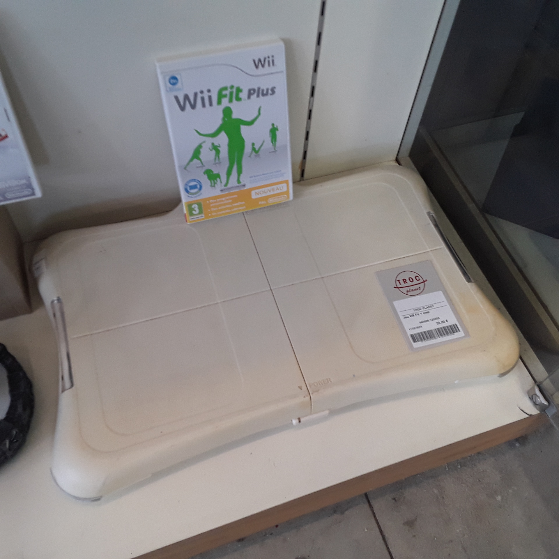 <p>Jeu WII Fit + step<br />12,00 € T.T.C<br /><a href="/Article/120809?type=depose" style="color:white;" target="_blank">Lien vers l&#39;article</a></p>