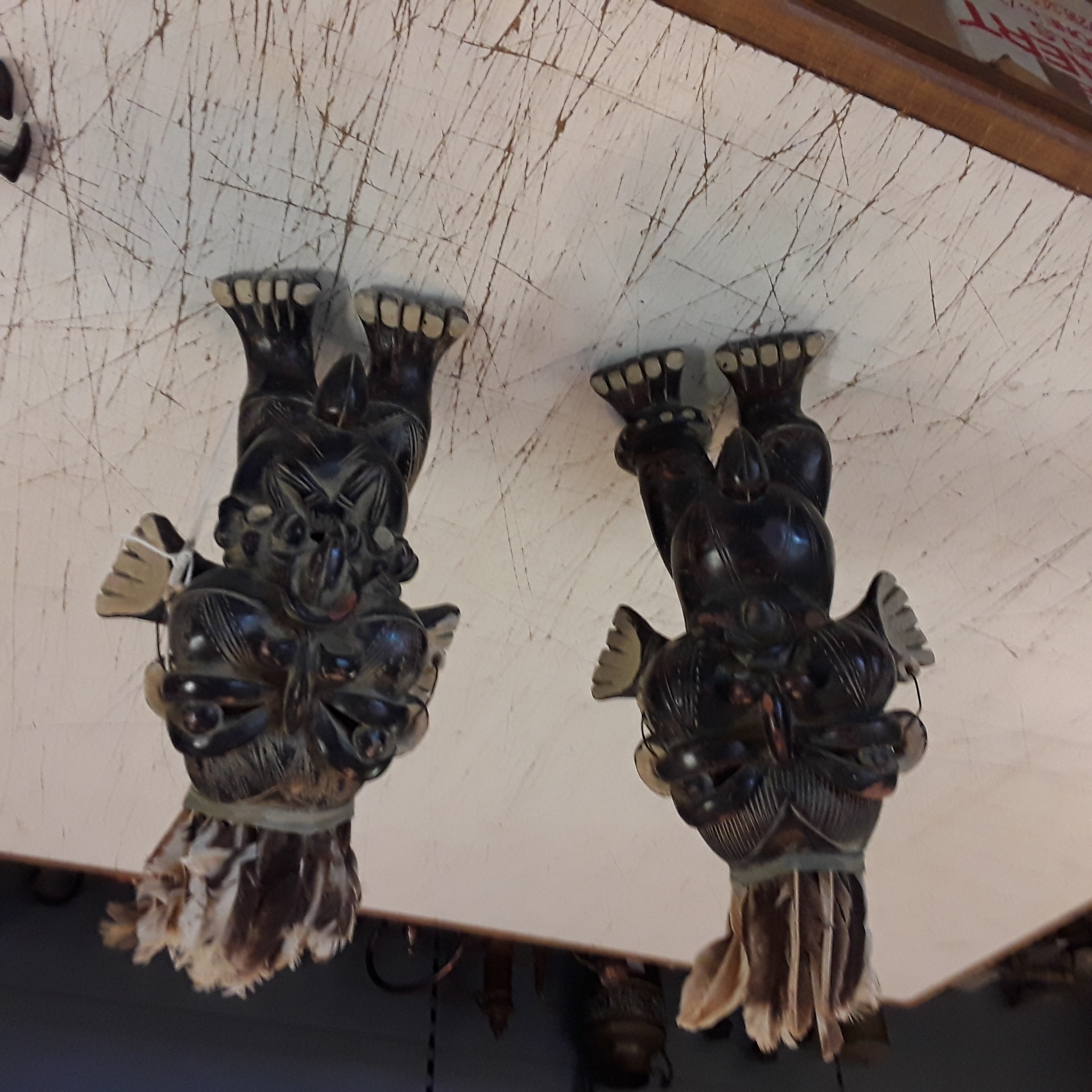 <p>Paire de statues terre cuite<br />Pygmées ( Cameroun)<br />225,00 € T.T.C<br /><a href="/Article/123723?type=depose" style="color:white;" target="_blank">Lien vers l'article</a></p>