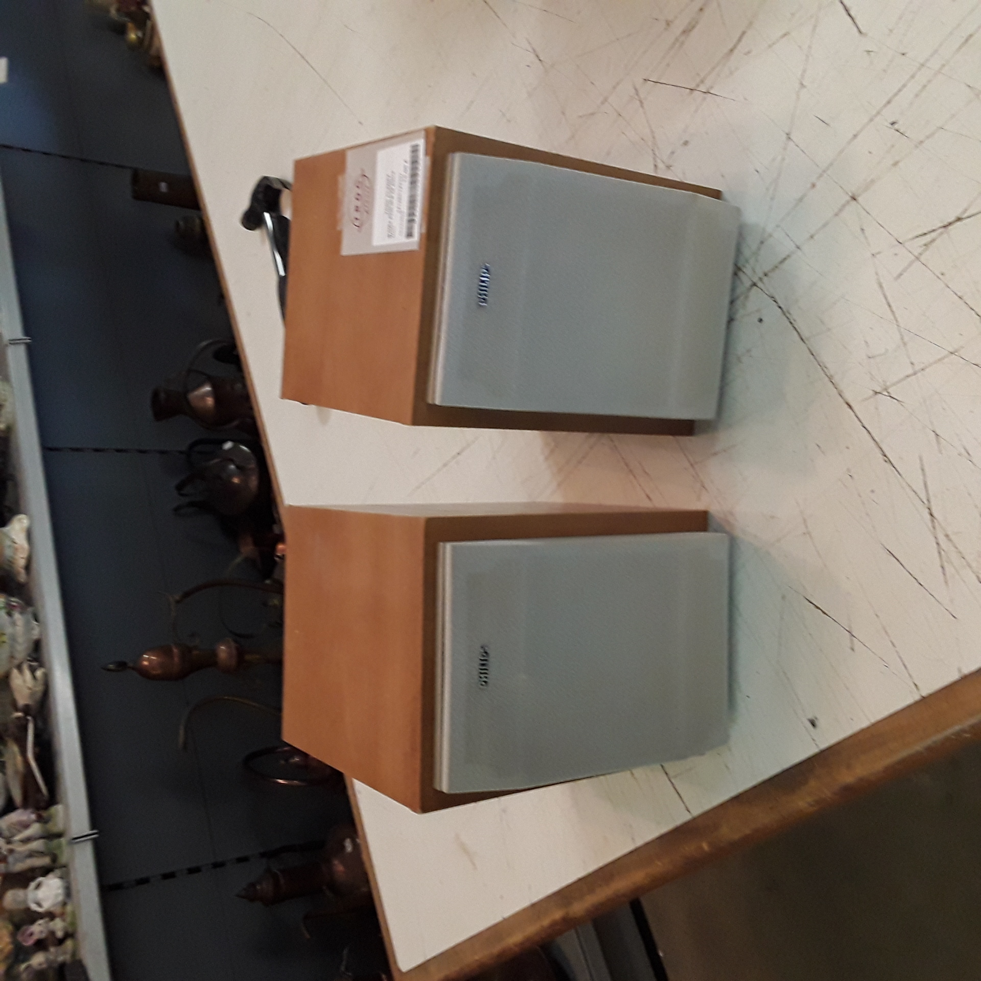 <p>Baffle PHILIPS la paire<br />15,00 € T.T.C<br /><a href="/Article/123337?type=depose" style="color:white;" target="_blank">Lien vers l'article</a></p>