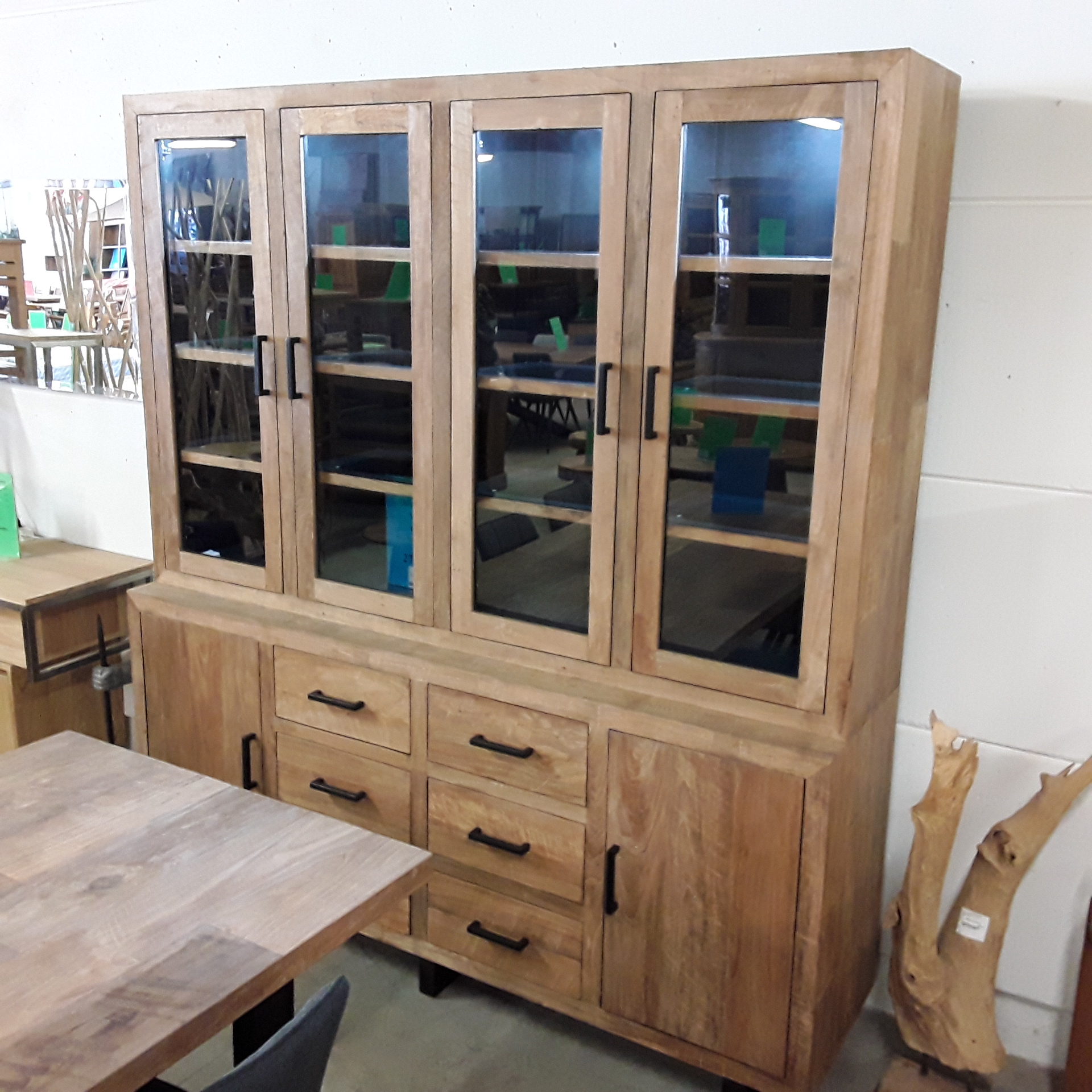 <p>Deux-corps IL12L002<br />L 200 x P 40/50 x H 220 cm<br />2 790,00 € T.T.C<br /><a href="/Article/4330?type=neuf" style="color:white;" target="_blank">Lien vers l&#39;article</a></p>