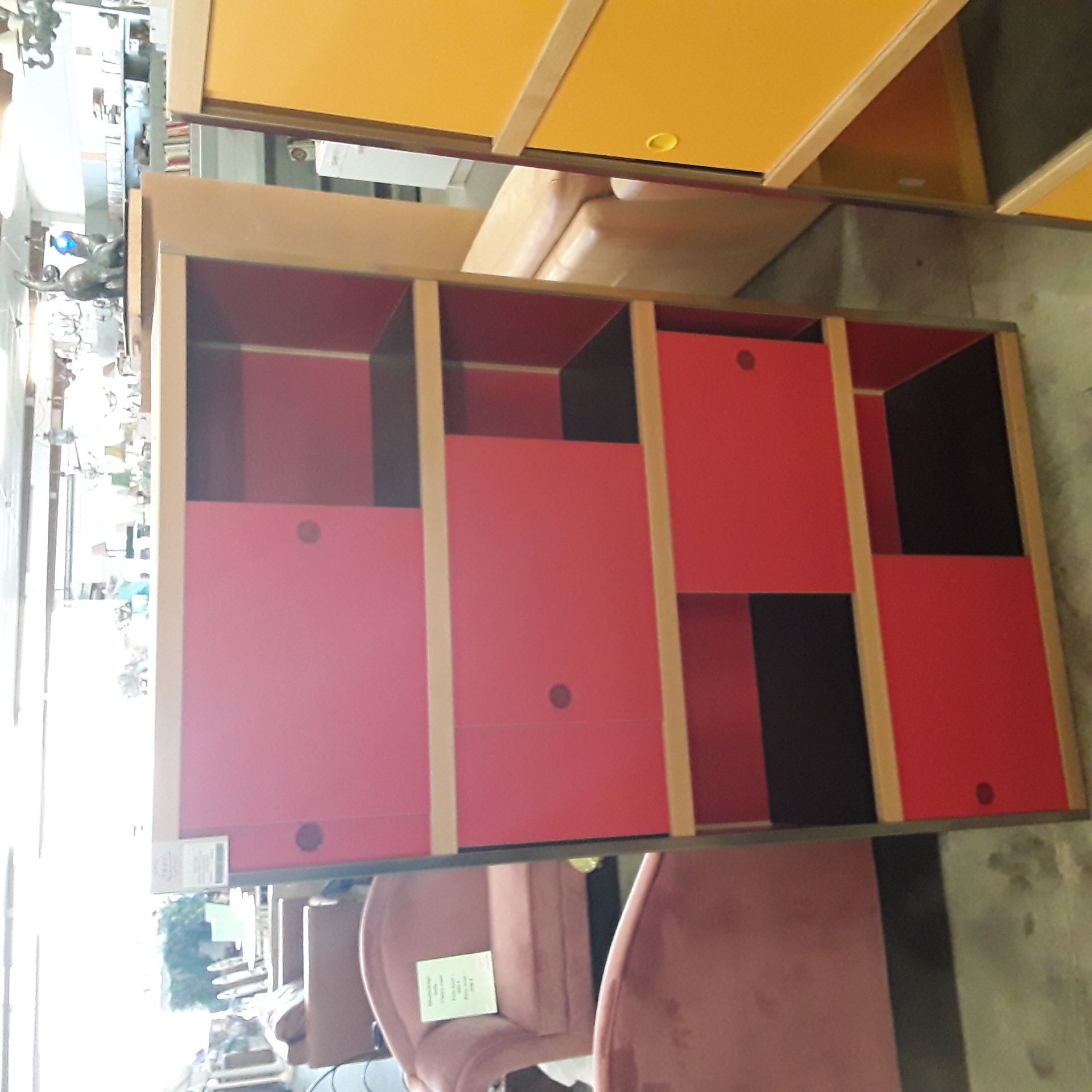 <p>Armoire KEWLOX rouge<br />8 portes coulissantes<br />80,00 € T.T.C<br /><a href="/Article/124008?type=depose" style="color:white;" target="_blank">Lien vers l'article</a></p>