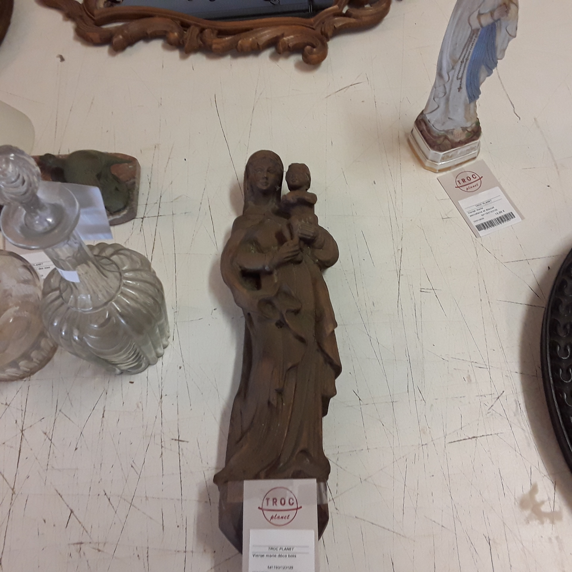 <p>Vierge marie déco bois<br />25,00 € T.T.C<br /><a href="/Article/123129?type=depose" style="color:white;" target="_blank">Lien vers l'article</a></p>