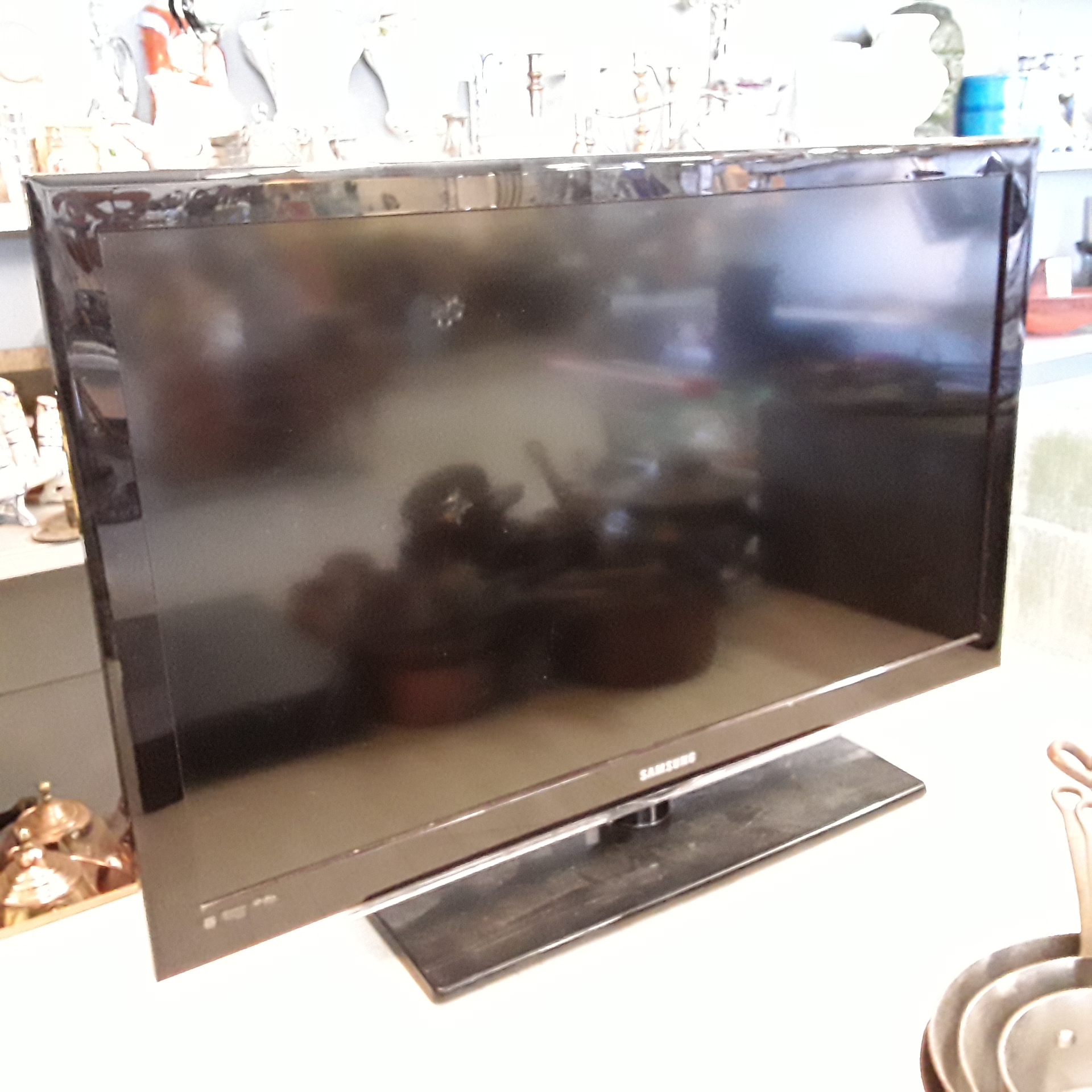 <p>TV Samsung 40"<br />80,00 € T.T.C<br /><a href="/Article/121154?type=depose" style="color:white;" target="_blank">Lien vers l&#39;article</a></p>