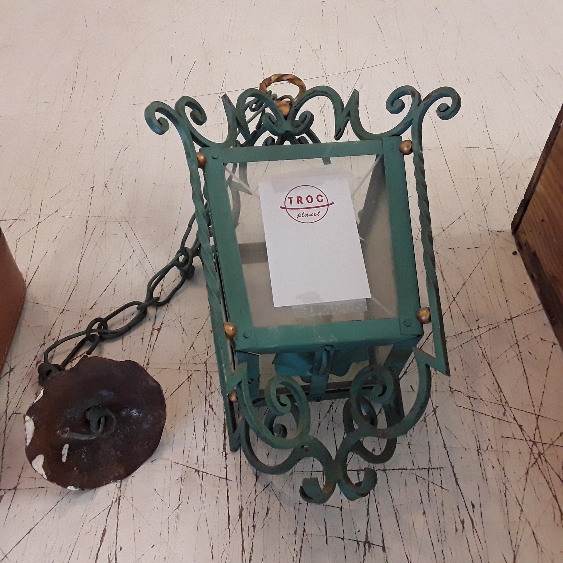 <p>Lanterne verte<br />25,00 € T.T.C<br /><a href="/Article/121785?type=depose" style="color:white;" target="_blank">Lien vers l&#39;article</a></p>