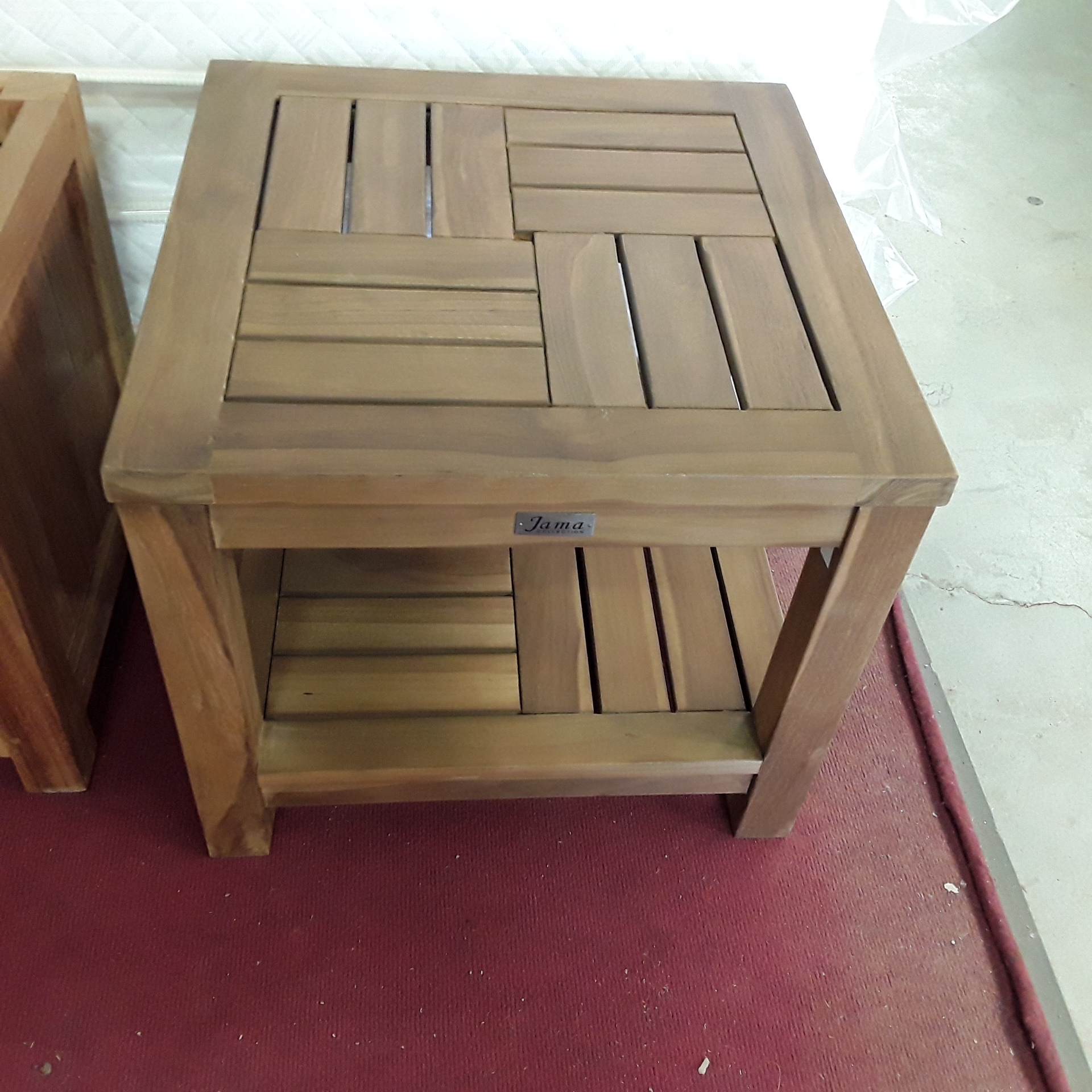 <p>Table basse GPT4271<br />Cubo Teck  50 x 50 x 45<br />99,00 € T.T.C<br /><a href="/Article/4358?type=neuf" style="color:white;" target="_blank">Lien vers l&#39;article</a></p>