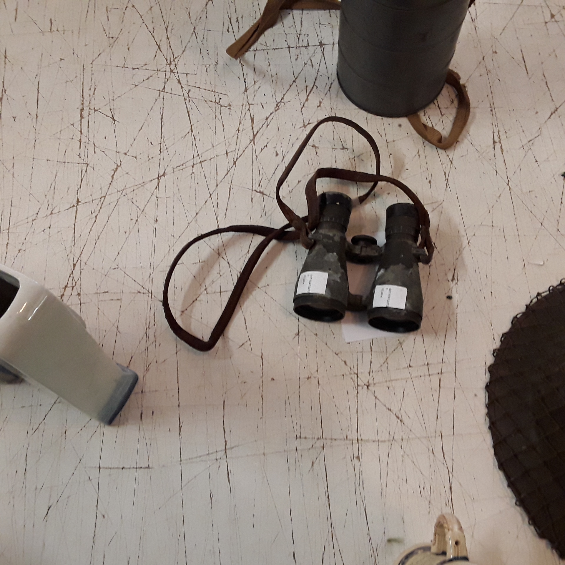 <p>Paire de jumelles<br />25,00 € T.T.C<br /><a href="/Article/123120?type=depose" style="color:white;" target="_blank">Lien vers l'article</a></p>