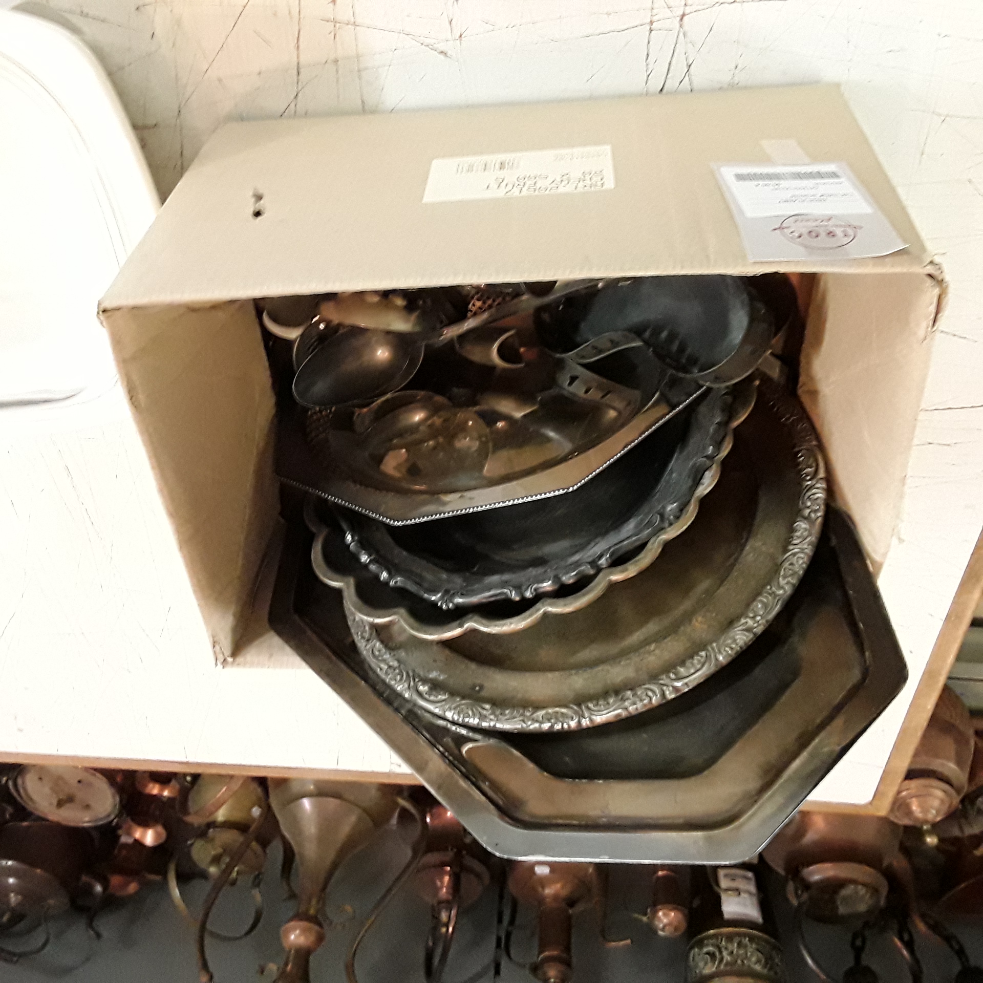 <p>Lot métal argenté<br />50,00 € T.T.C<br /><a href="/Article/123197?type=depose" style="color:white;" target="_blank">Lien vers l'article</a></p>