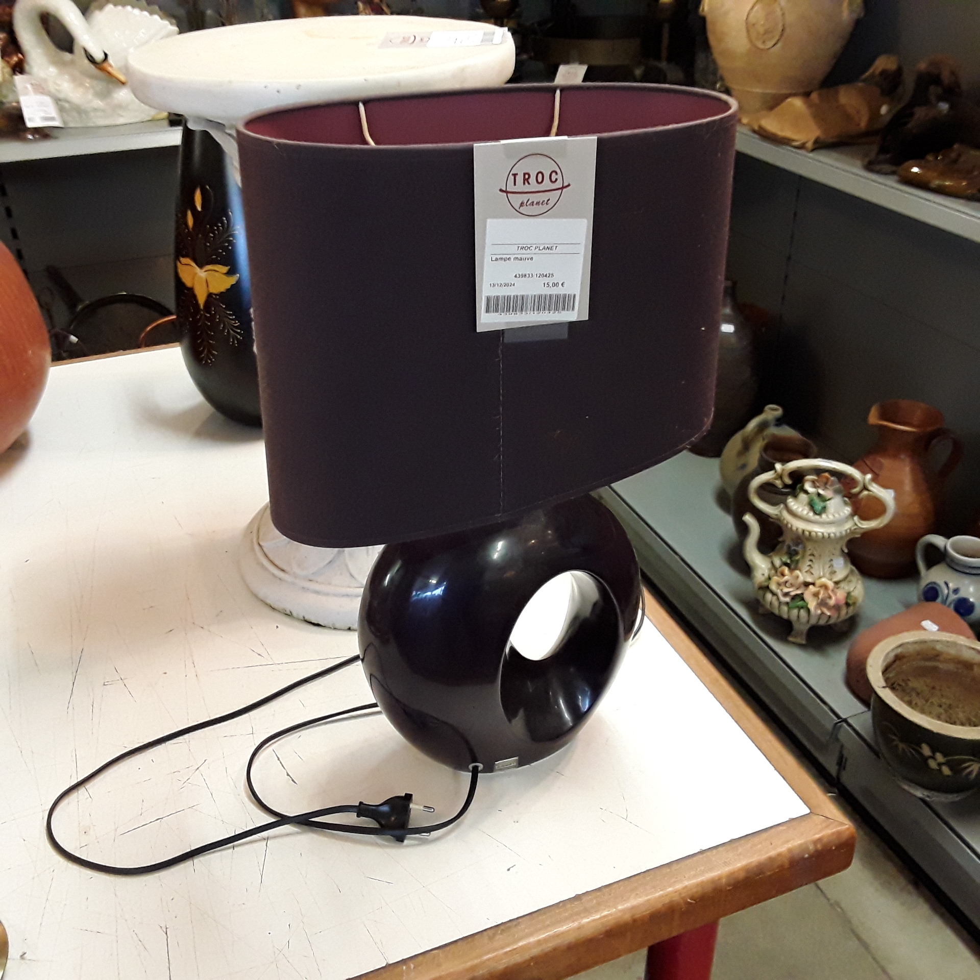 <p>Lampe mauve<br />3,00 € T.T.C<br /><a href="/Article/120425?type=depose" style="color:white;" target="_blank">Lien vers l&#39;article</a></p>