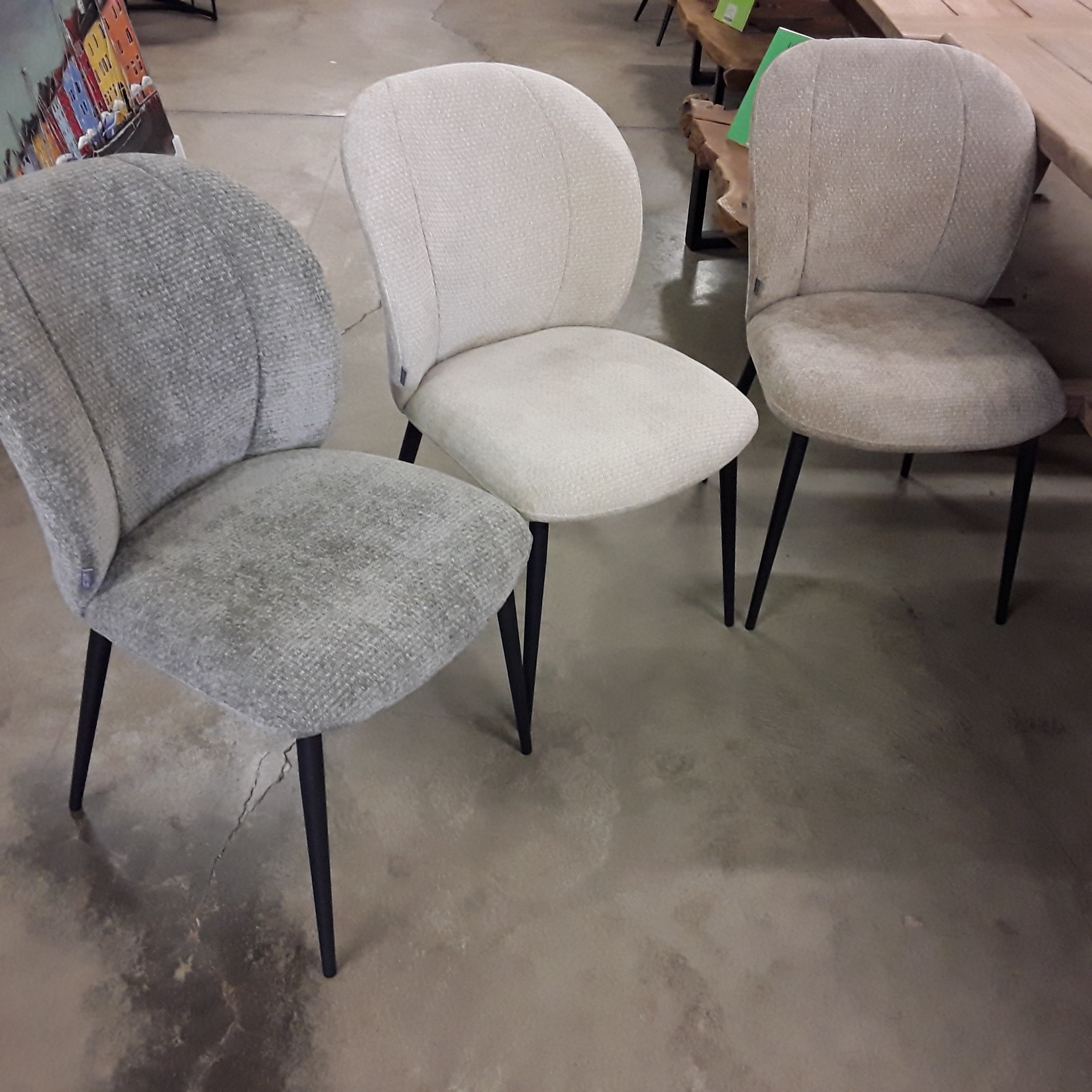 <p>Chaise Novi 74034 Stone<br />74033 Clay / 74032 Elite<br />139,00 € T.T.C<br /><a href="/Article/4560?type=neuf" style="color:white;" target="_blank">Lien vers l&#39;article</a></p>