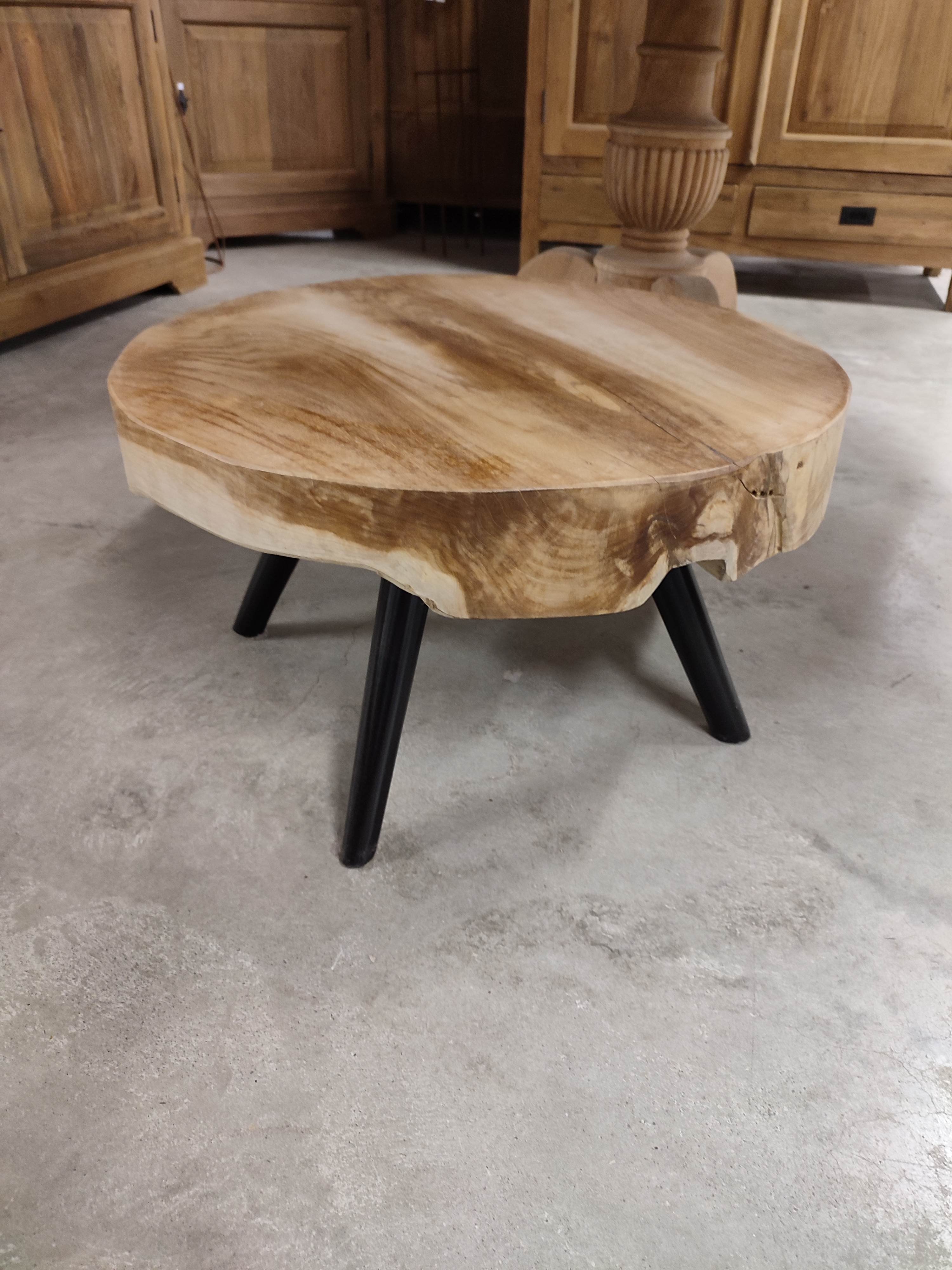 <p>Table de salon 10 Cm épaisseur<br />Diam 60 cm x H 35 ML450414<br />329,00 € T.T.C<br /><a href="/Article/4104?type=neuf" style="color:white;" target="_blank">Lien vers l&#39;article</a></p>