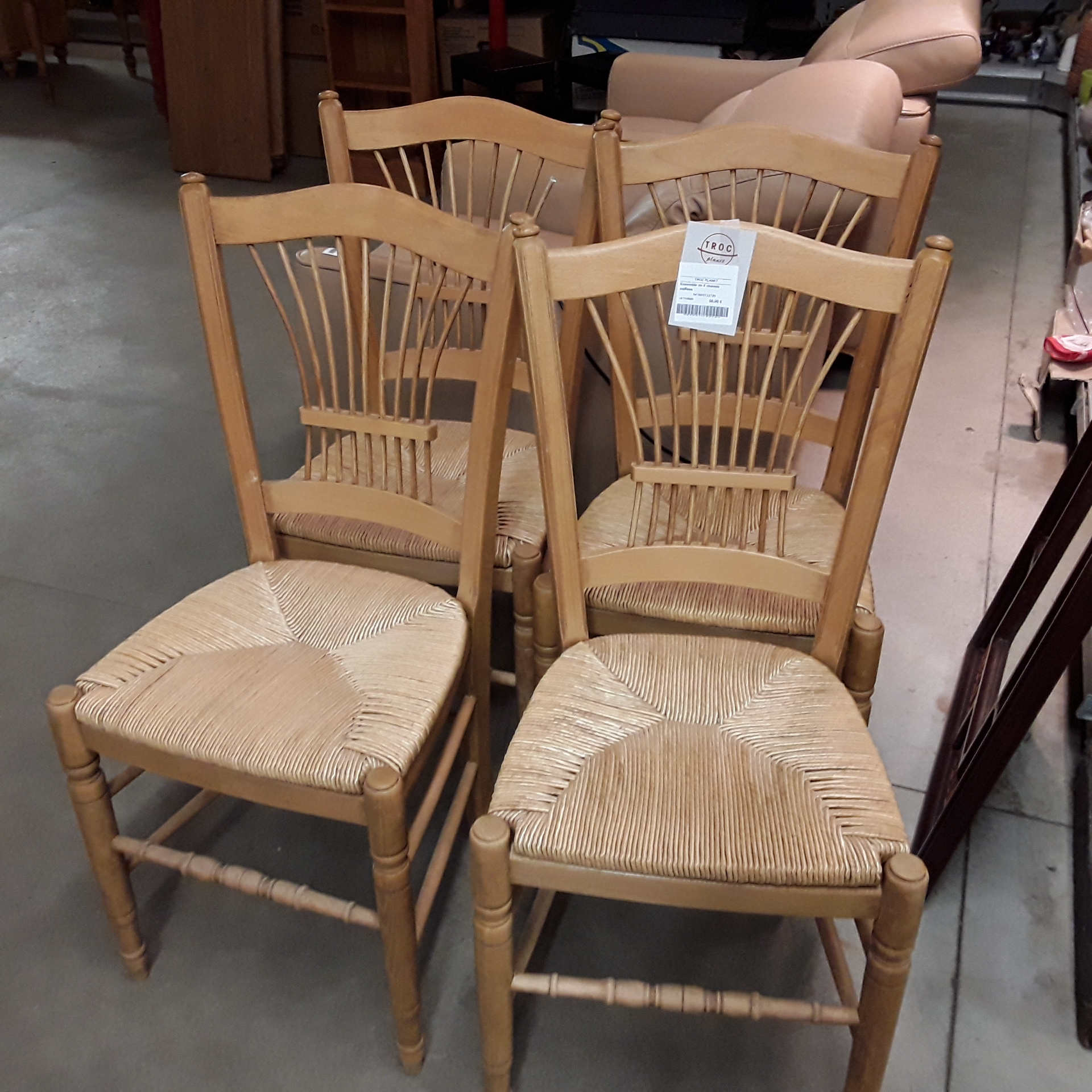 <p>Ensemble de 4 chaises<br />paillées<br />50,00 € T.T.C<br /><a href="/Article/122723?type=depose" style="color:white;" target="_blank">Lien vers l&#39;article</a></p>