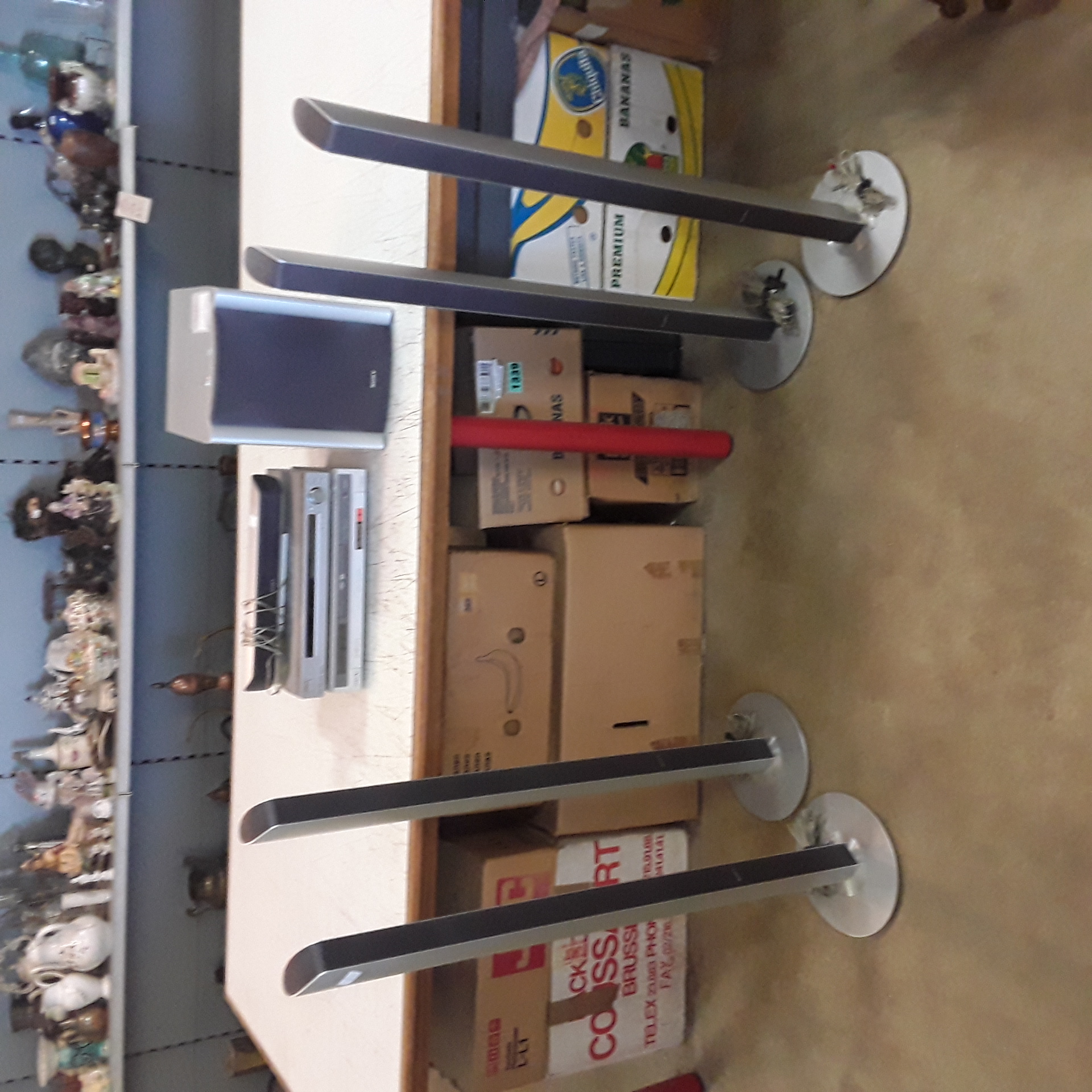 <p>Home cinéma Sony<br />avec lecteur DVD  + acs<br />75,00 € T.T.C<br /><a href="/Article/123305?type=depose" style="color:white;" target="_blank">Lien vers l'article</a></p>