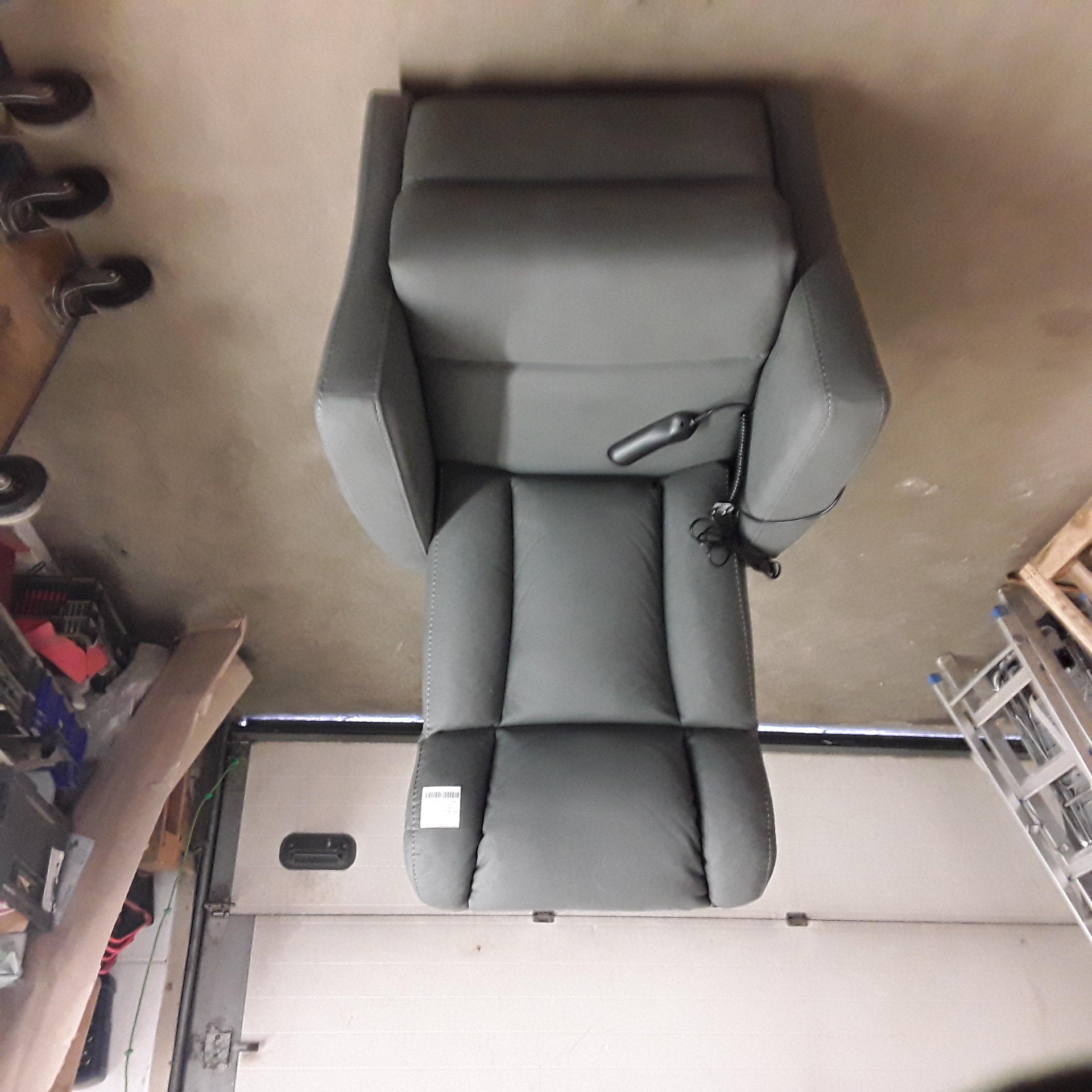 <p>Relax électrique releveur NEUF<br />sous garantie achat 27 01 2026<br />499,00 € T.T.C<br /><a href="/Article/123223?type=depose" style="color:white;" target="_blank">Lien vers l'article</a></p>