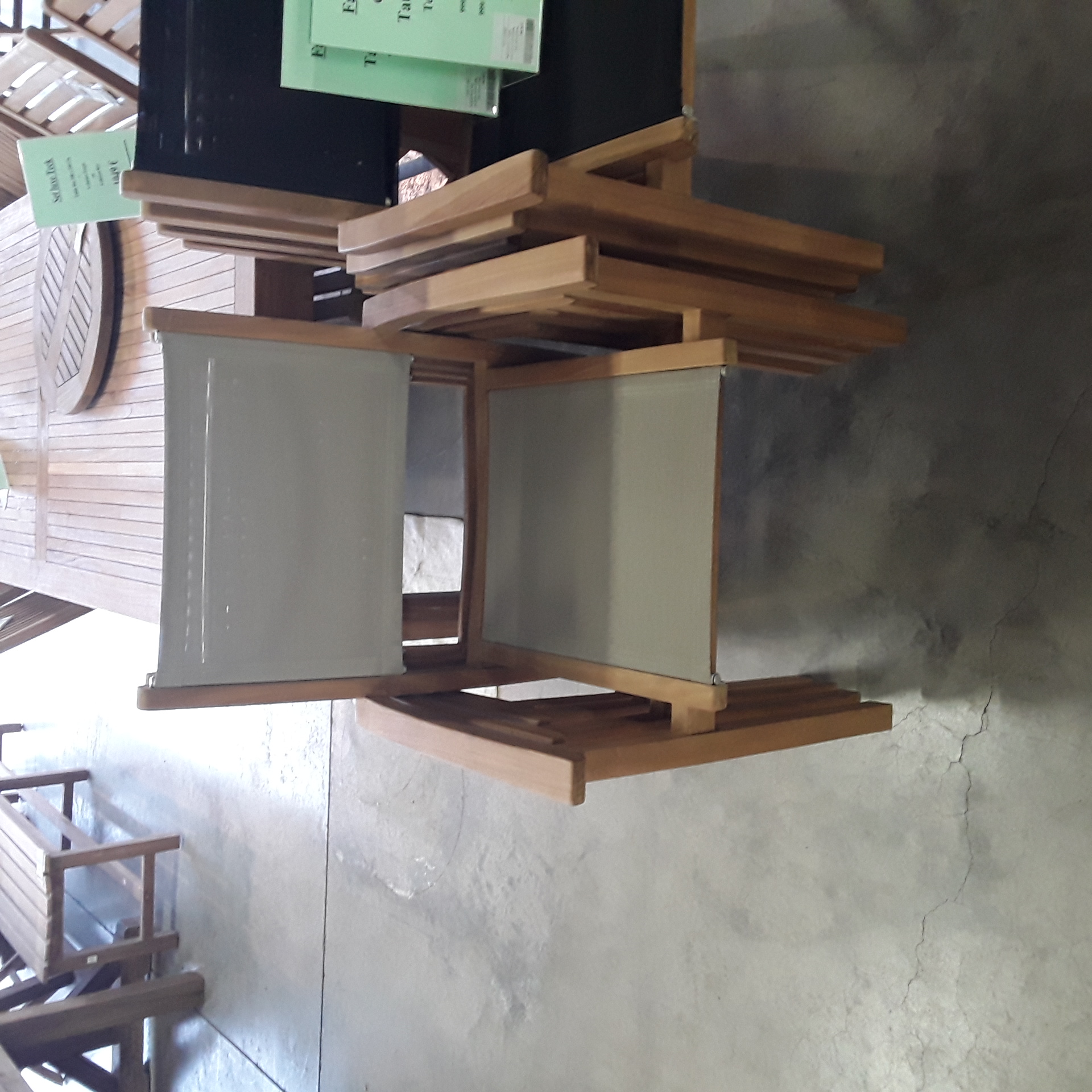 <p>Fauteuil Oslo Taupe<br />empilable AGSCOSTA<br />199,00 € T.T.C<br /><a href="/Article/4690?type=neuf" style="color:white;" target="_blank">Lien vers l'article</a></p>