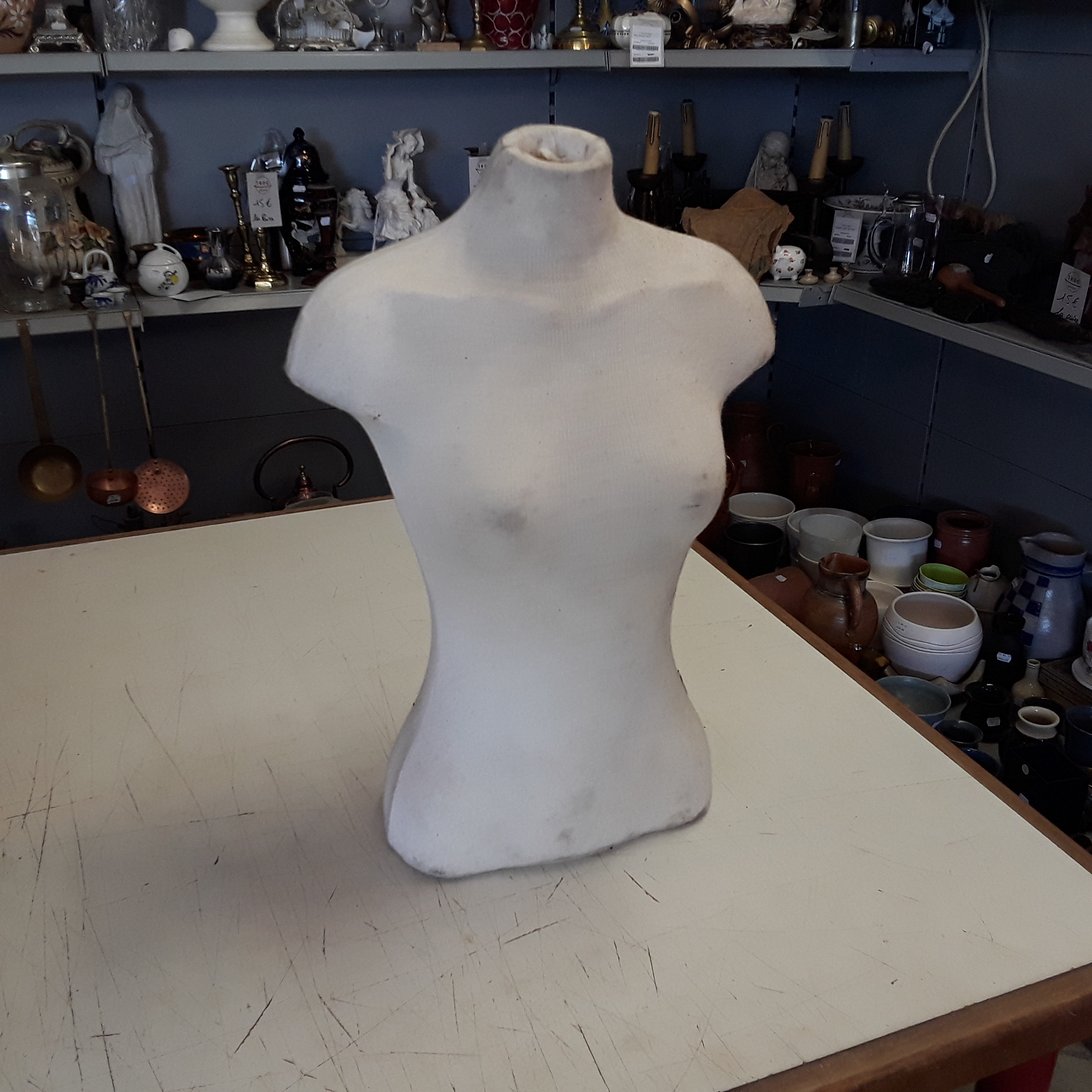 <p>Buste Mannequin<br />30,00 € T.T.C<br /><a href="/Article/121784?type=depose" style="color:white;" target="_blank">Lien vers l&#39;article</a></p>