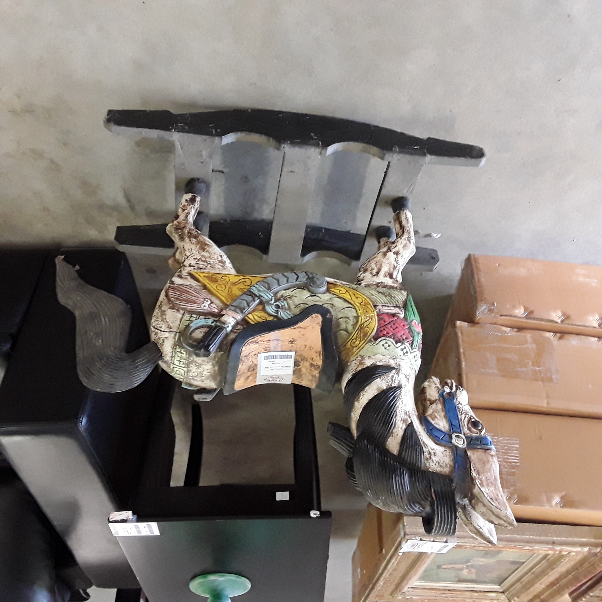 <p>Cheval GM avec queue à bascule<br />200,00 € T.T.C<br /><a href="/Article/123146?type=depose" style="color:white;" target="_blank">Lien vers l'article</a></p>