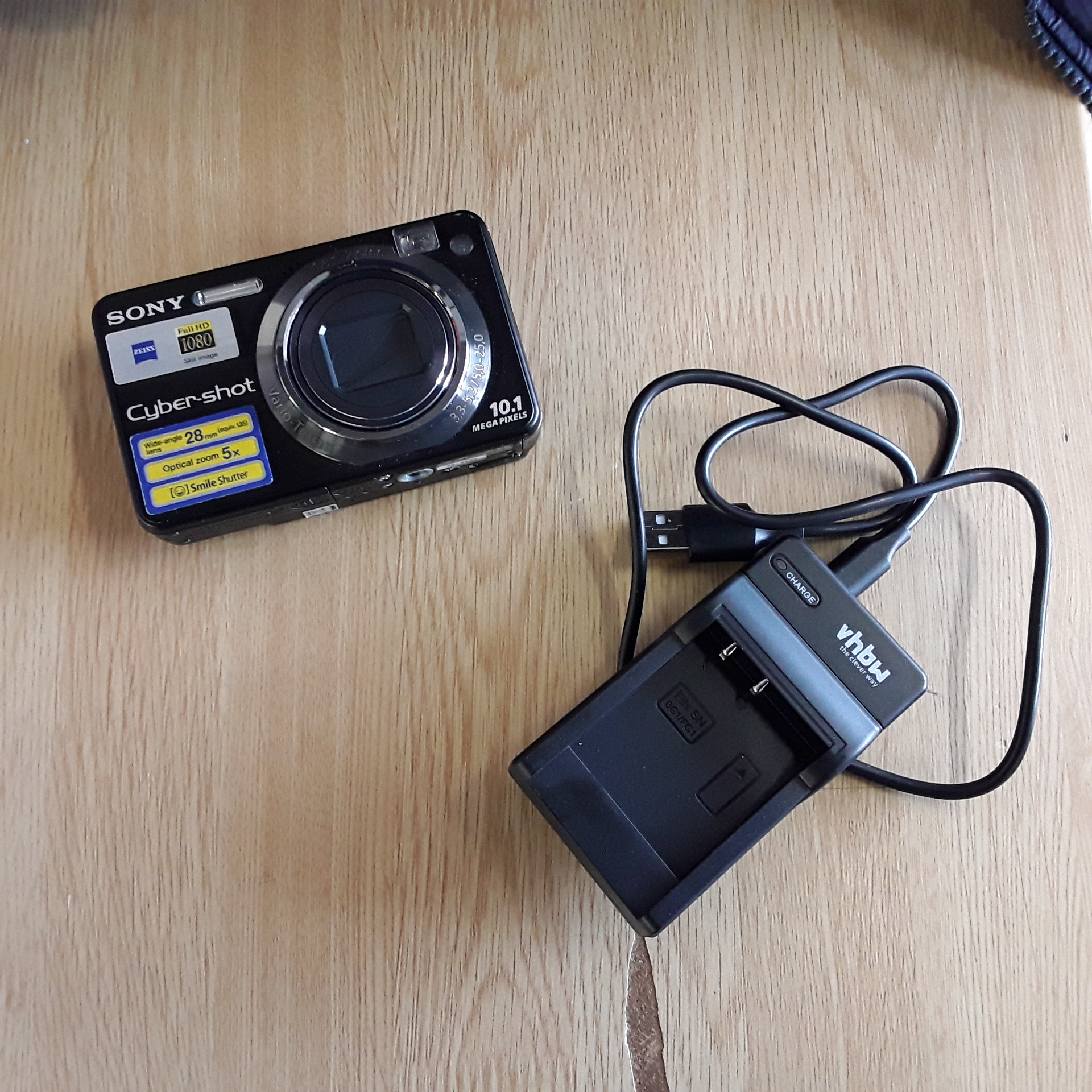 <p>Appareil photo Sony<br />Cyber Shot DSC-W170 + charg.<br />120,00 € T.T.C<br /><a href="/Article/122634?type=depose" style="color:white;" target="_blank">Lien vers l&#39;article</a></p>