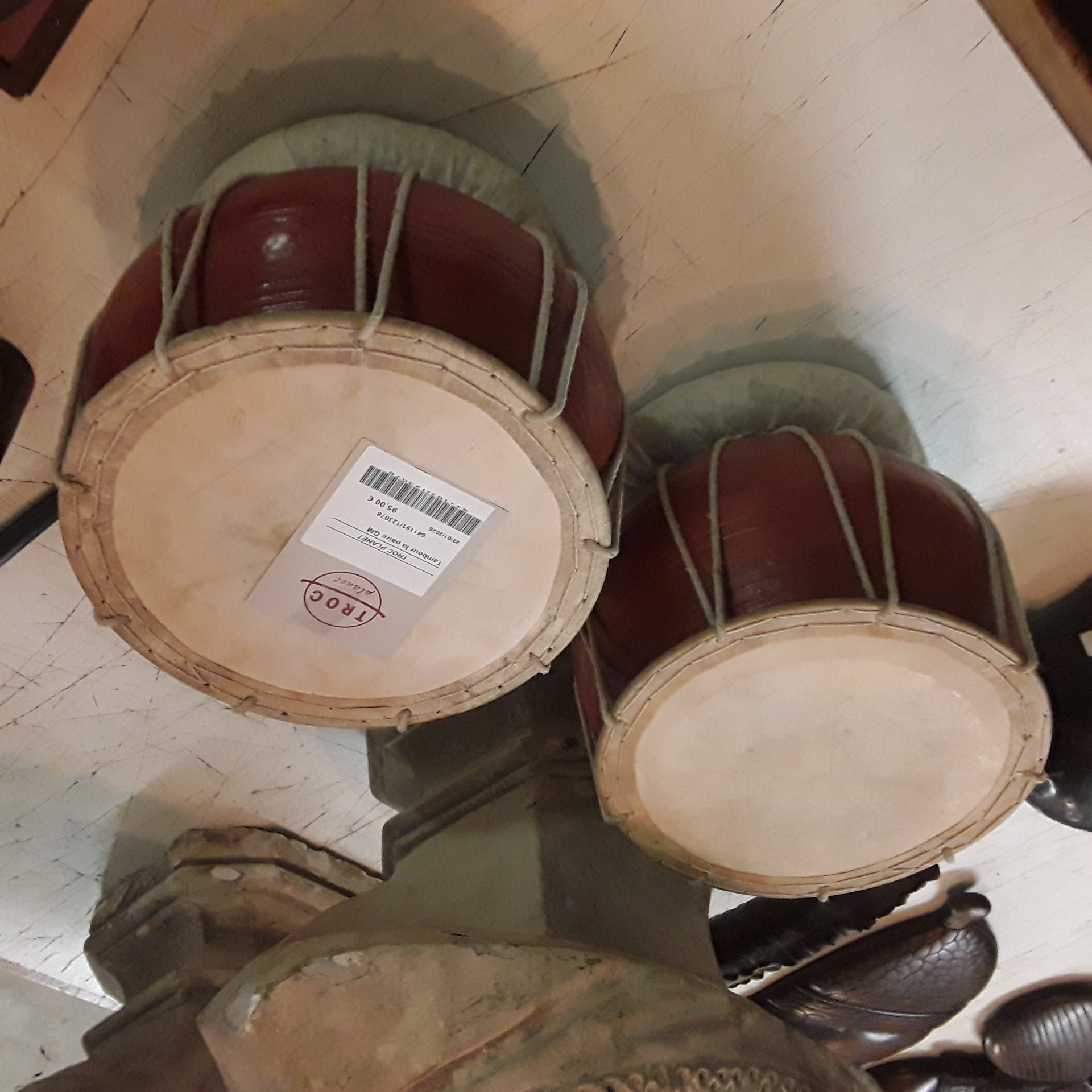 <p>Tambour la paire GM<br />95,00 € T.T.C<br /><a href="/Article/123078?type=depose" style="color:white;" target="_blank">Lien vers l'article</a></p>