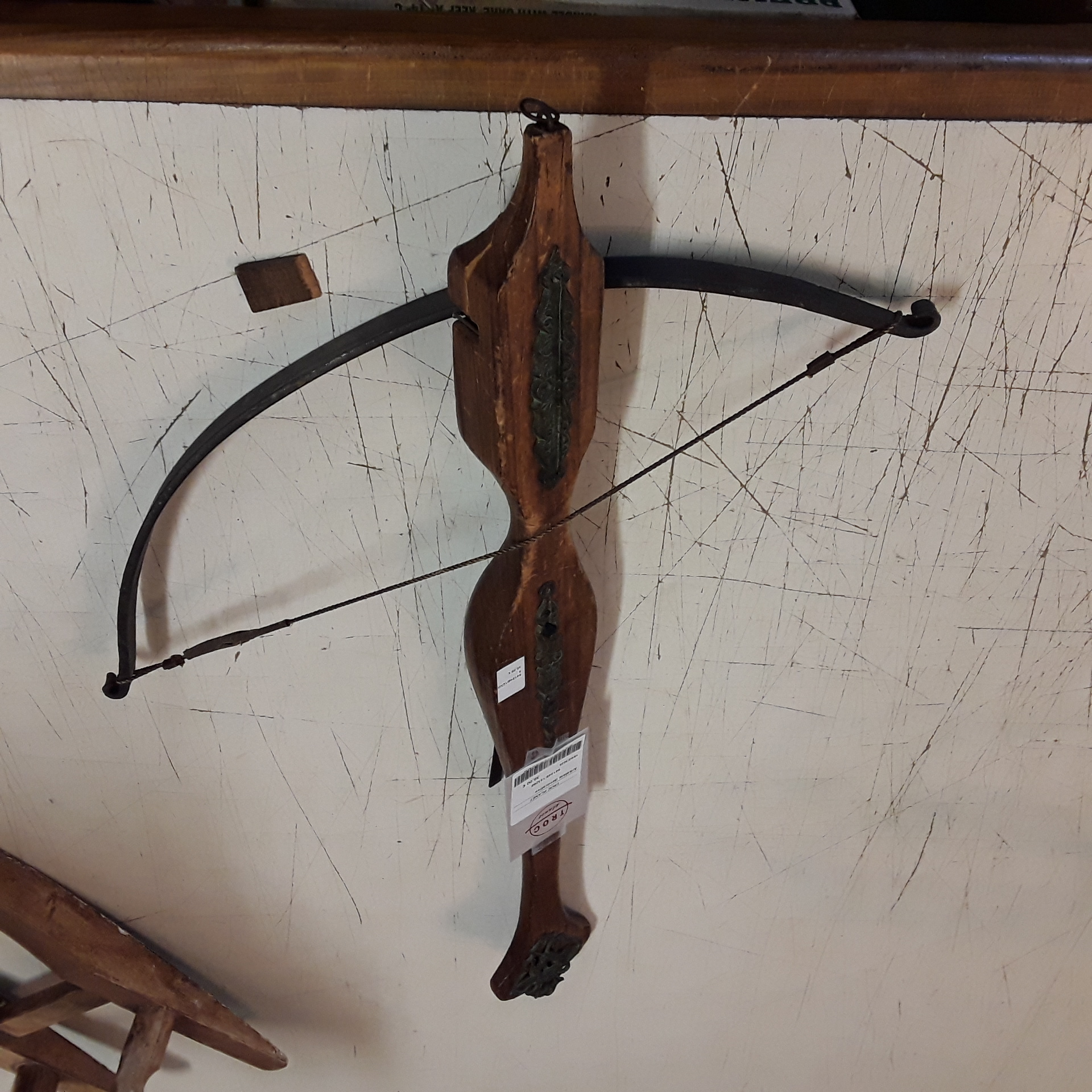 <p>Arbalète decorative<br />30,00 € T.T.C<br /><a href="/Article/123268?type=depose" style="color:white;" target="_blank">Lien vers l'article</a></p>