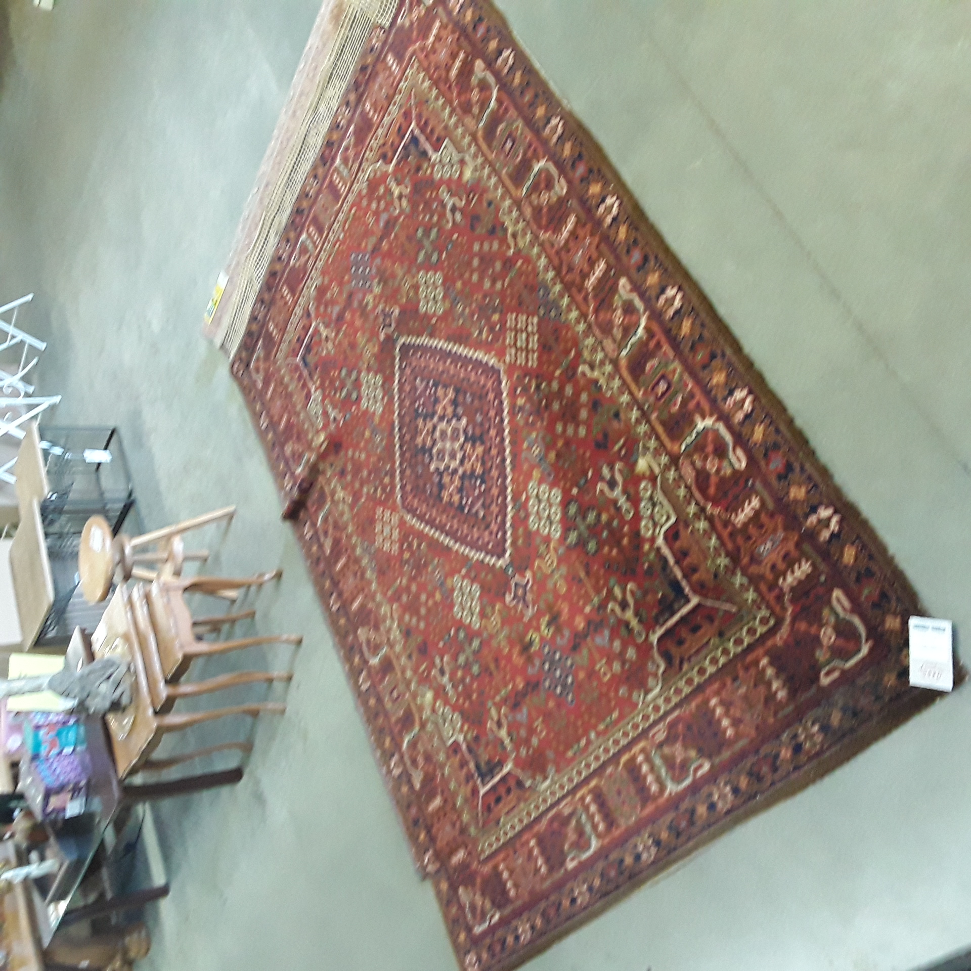 <p>Tapis ancien  170x 235 cm PM<br />40,00 € T.T.C<br /><a href="/Article/123891?type=depose" style="color:white;" target="_blank">Lien vers l'article</a></p>