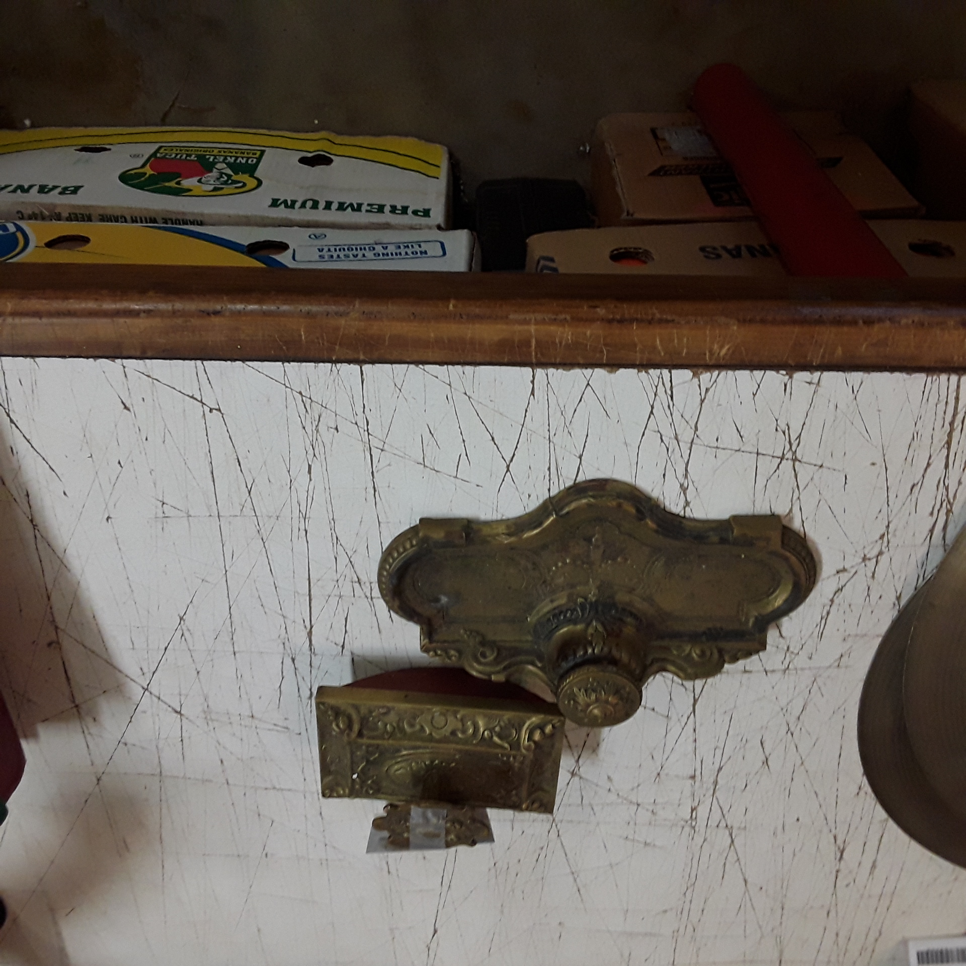 <p>Buvard + Encrier bronze<br />25,00 € T.T.C<br /><a href="/Article/123183?type=depose" style="color:white;" target="_blank">Lien vers l'article</a></p>