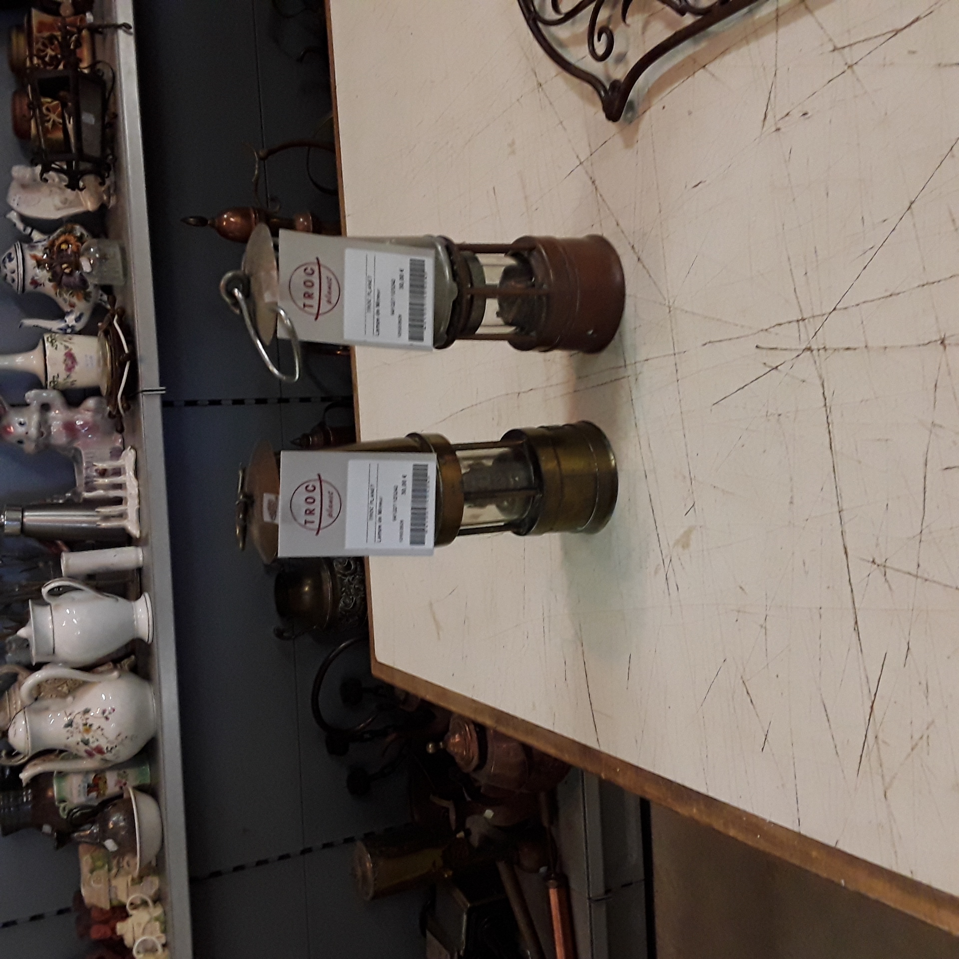 <p>Lampe de Mineur<br />30,00 € T.T.C<br /><a href="/Article/123242?type=depose" style="color:white;" target="_blank">Lien vers l'article</a></p>