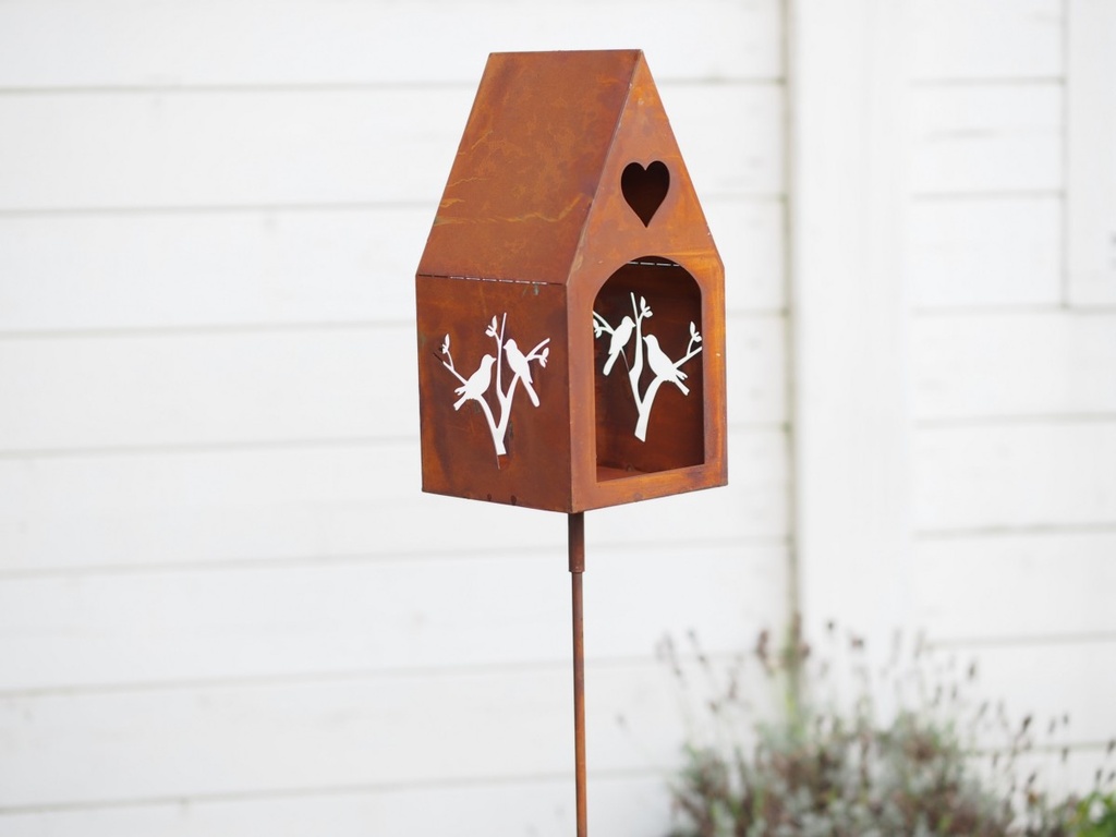 <p>Mangeoire oiseaux<br />MD14185<br />49,00 € T.T.C<br /><a href="/Article/4533?type=neuf" style="color:white;" target="_blank">Lien vers l&#39;article</a></p>