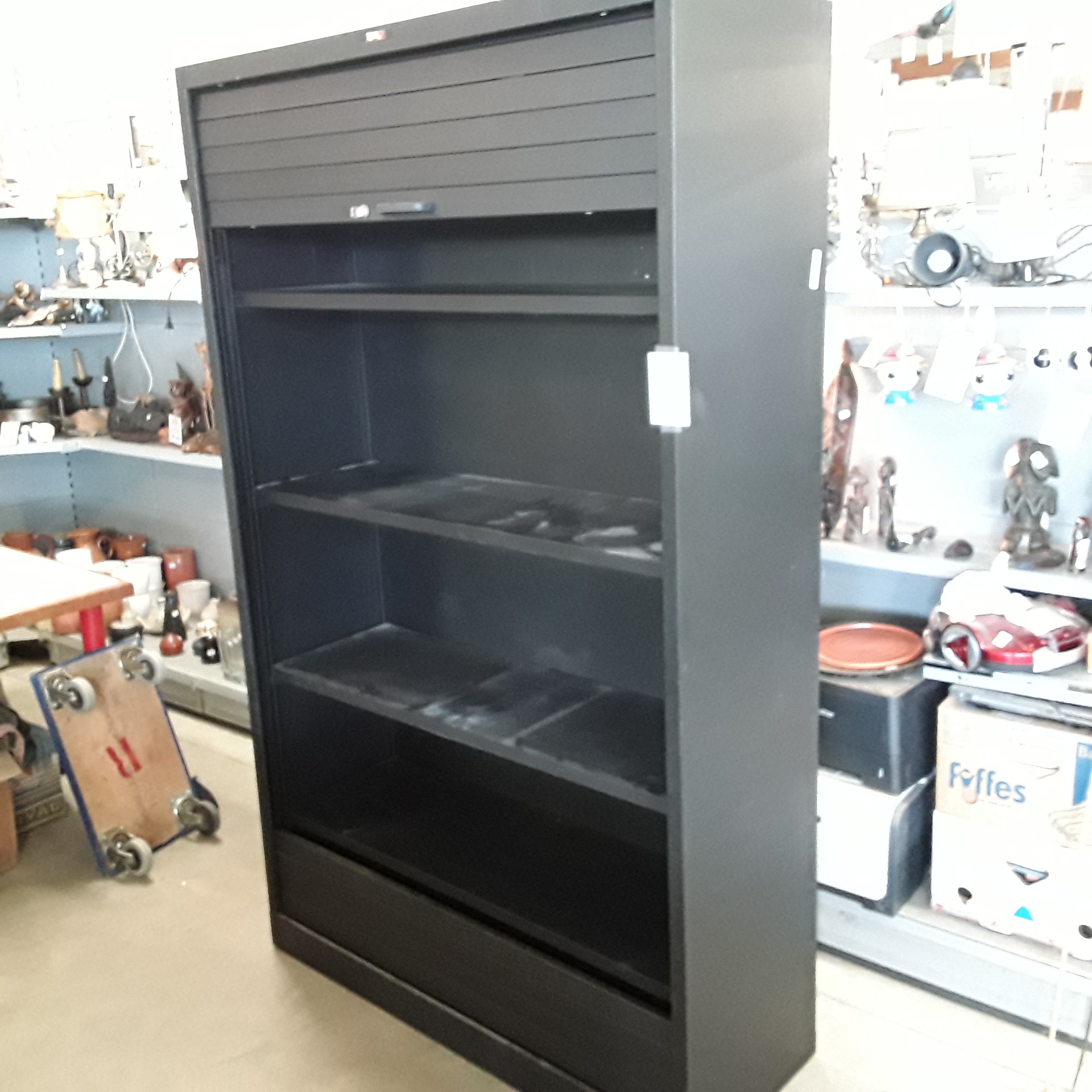 <p>Armoire volet vertical Bulo<br />150,00 € T.T.C<br /><a href="/Article/121359?type=depose" style="color:white;" target="_blank">Lien vers l&#39;article</a></p>