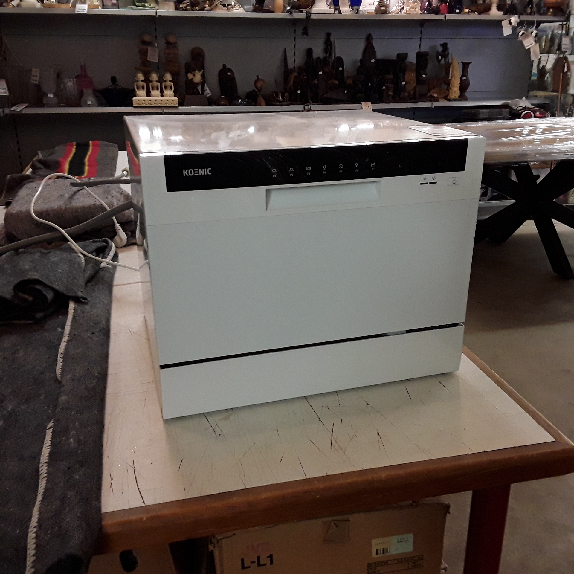 <p>Lave vaisselle PM Koenic<br />75,00 € T.T.C<br /><a href="/Article/122989?type=depose" style="color:white;" target="_blank">Lien vers l'article</a></p>