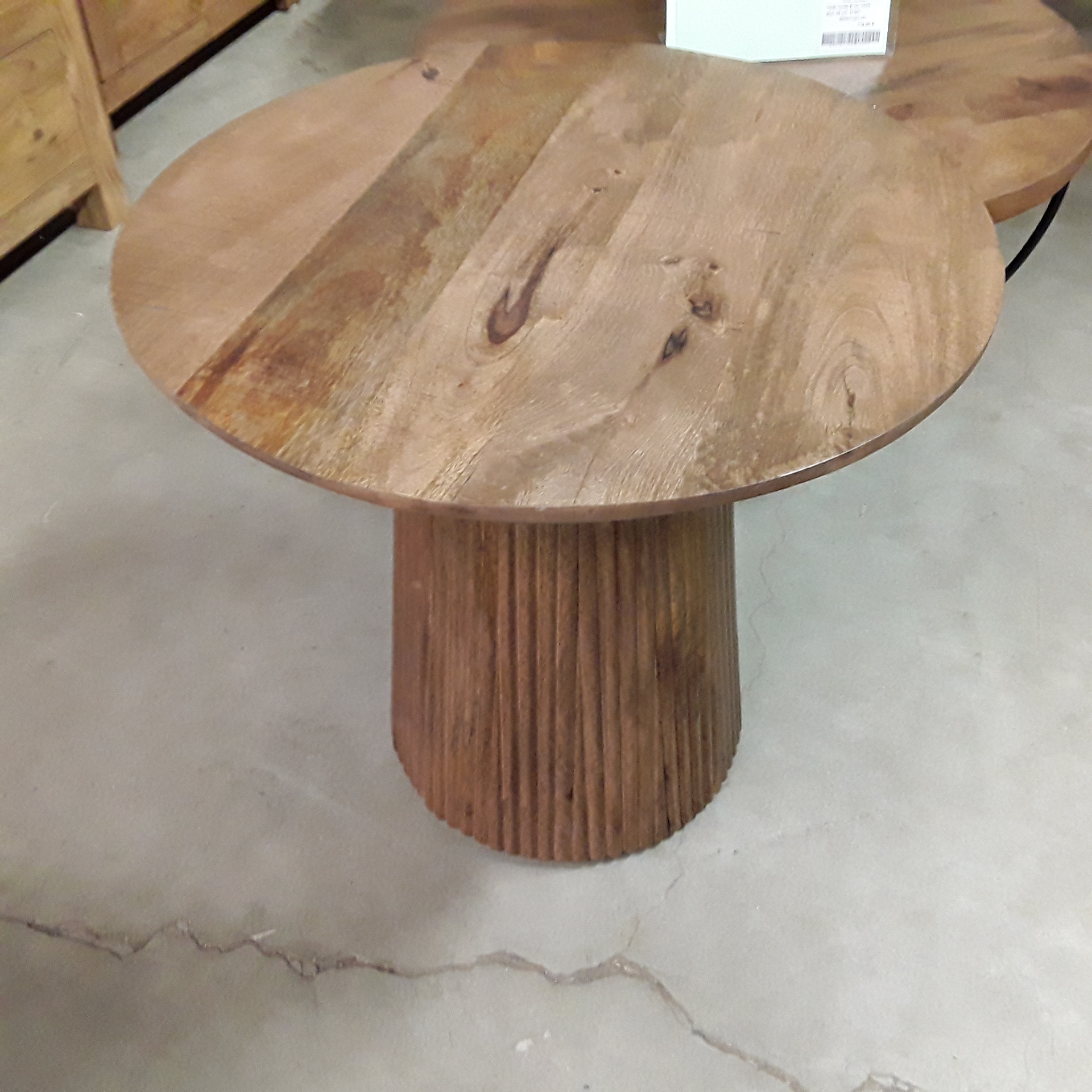 <p>Table ronde diam 50 cm<br /> basse 14002 <br />179,00 € T.T.C<br /><a href="/Article/4361?type=neuf" style="color:white;" target="_blank">Lien vers l&#39;article</a></p>