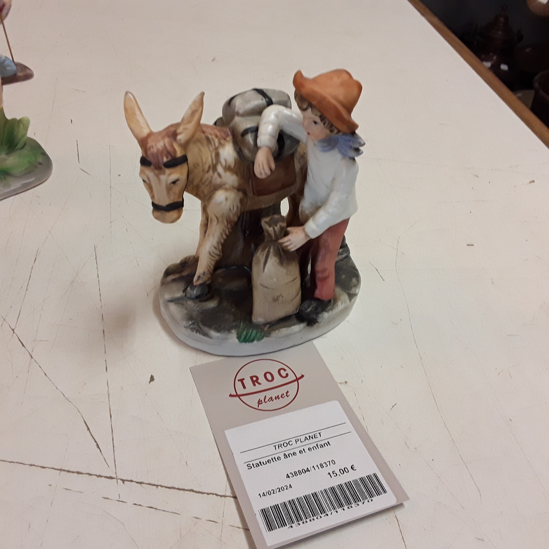 <p>Statuette âne et enfant<br />3,00 € T.T.C<br /><a href="/Article/118370?type=depose" style="color:white;" target="_blank">Lien vers l&#39;article</a></p>