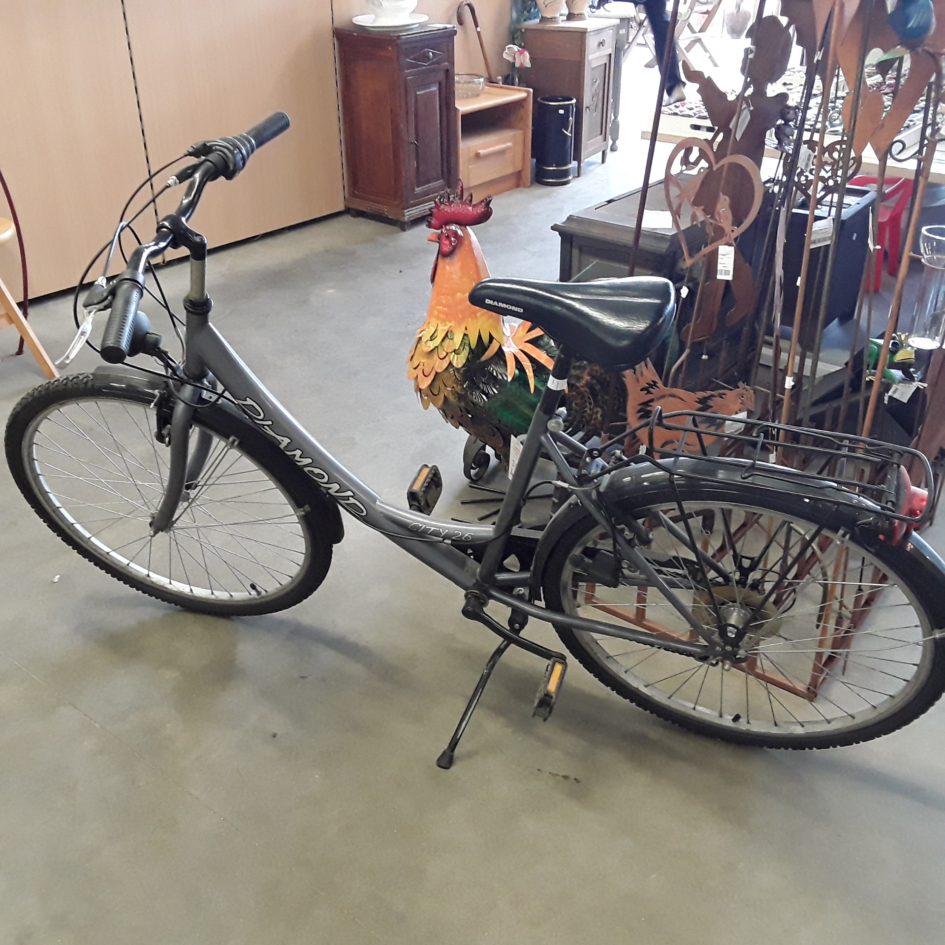 <p>Vélo dame Diamond<br />80,00 € T.T.C<br /><a href="/Article/121436?type=depose" style="color:white;" target="_blank">Lien vers l&#39;article</a></p>