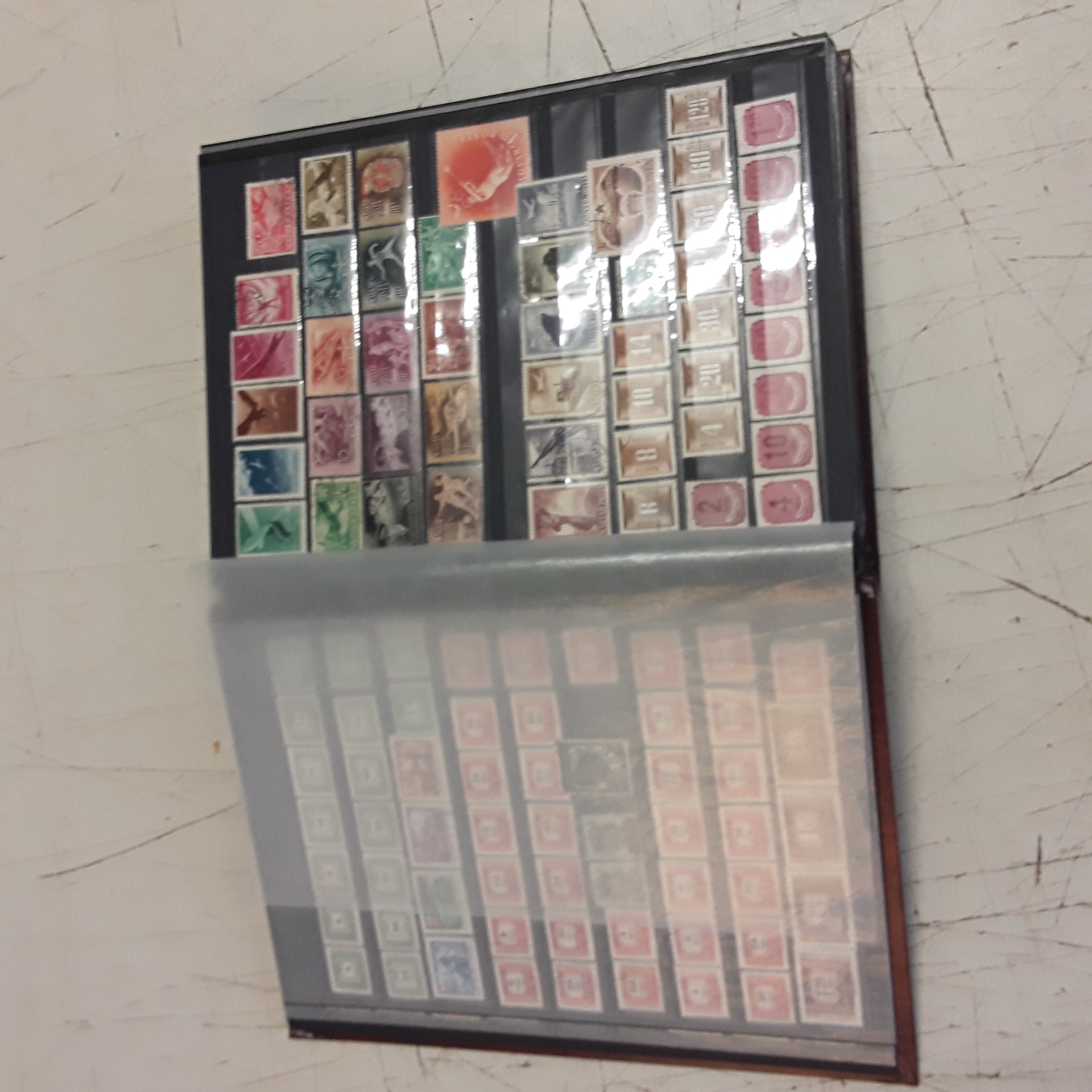 <p>livre + timbres Gm<br />40,00 € T.T.C<br /><a href="/Article/124564?type=depose" style="color:white;" target="_blank">Lien vers l'article</a></p>