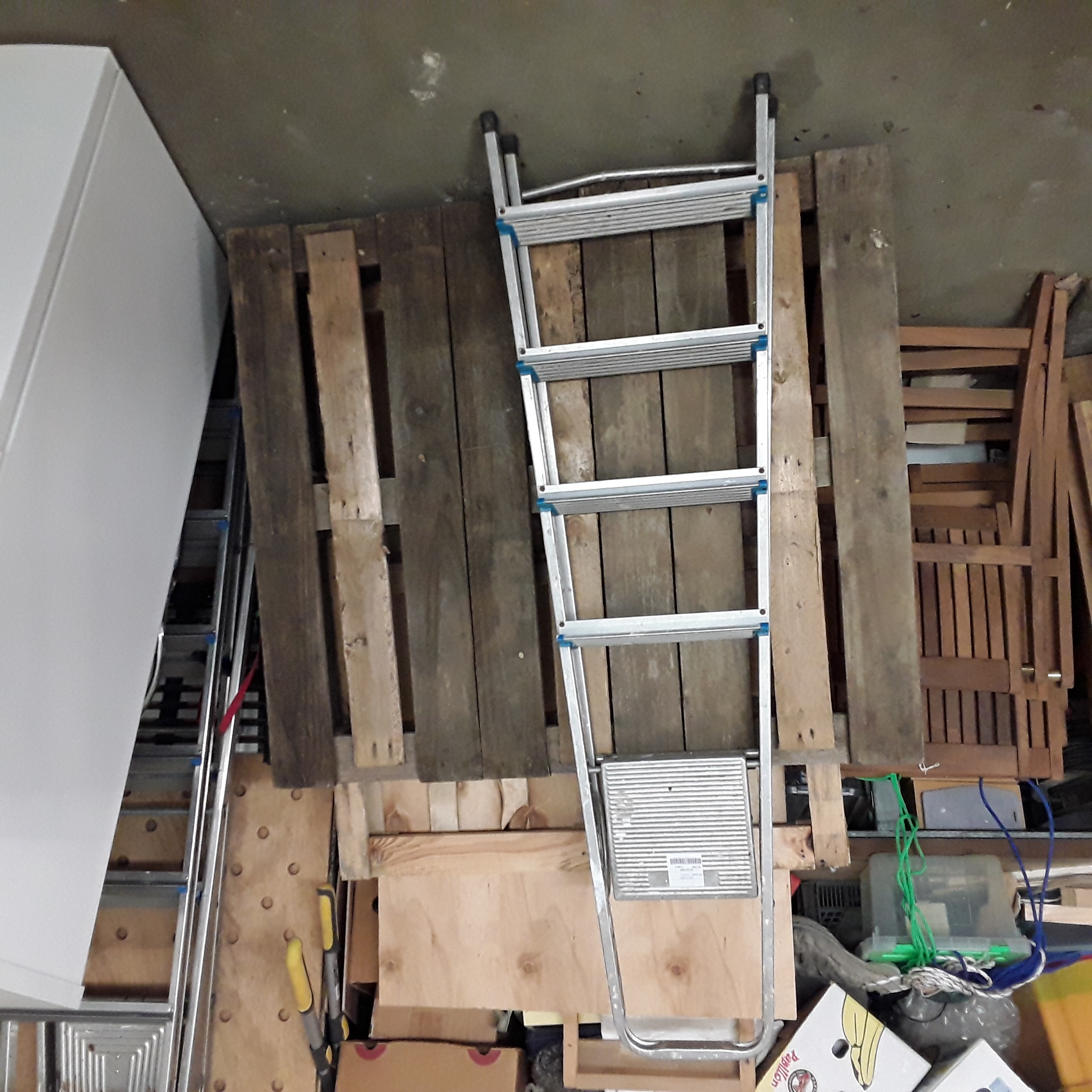 <p>Escabelle 5 marches<br />15,00 € T.T.C<br /><a href="/Article/123018?type=depose" style="color:white;" target="_blank">Lien vers l'article</a></p>