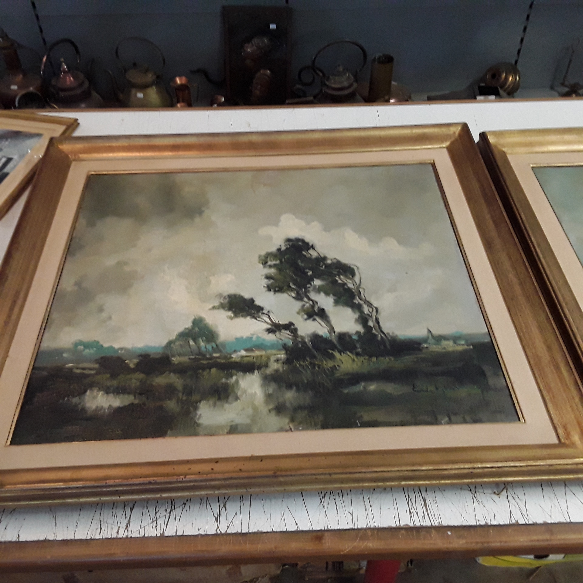 <p>Peinture de paysage arbre <br />courbé    Emile Lammers<br />125,00 € T.T.C<br /><a href="/Article/124233?type=depose" style="color:white;" target="_blank">Lien vers l'article</a></p>
