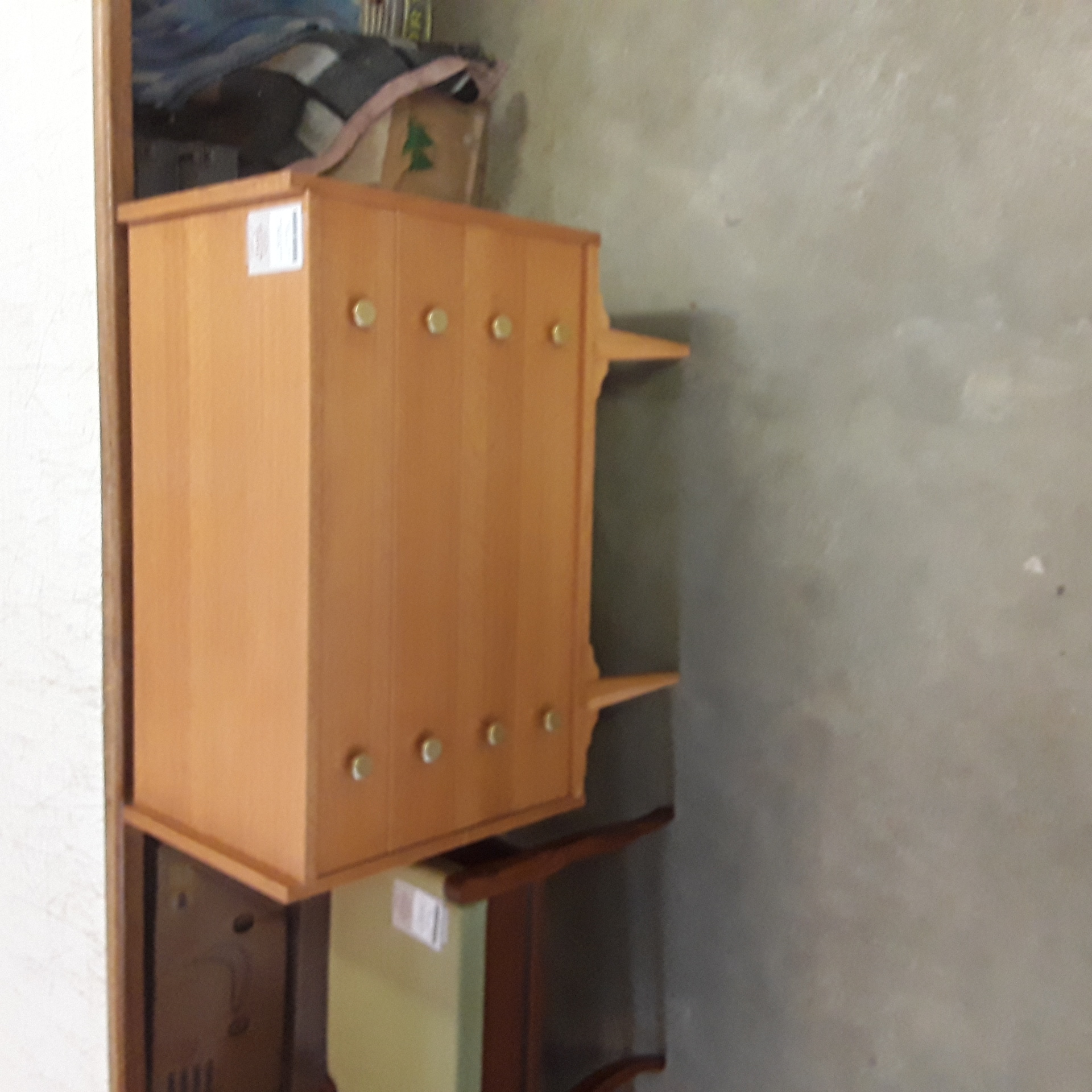 <p>Commode en bois 4 tiroirs<br />50,00 € T.T.C<br /><a href="/Article/124122?type=depose" style="color:white;" target="_blank">Lien vers l'article</a></p>