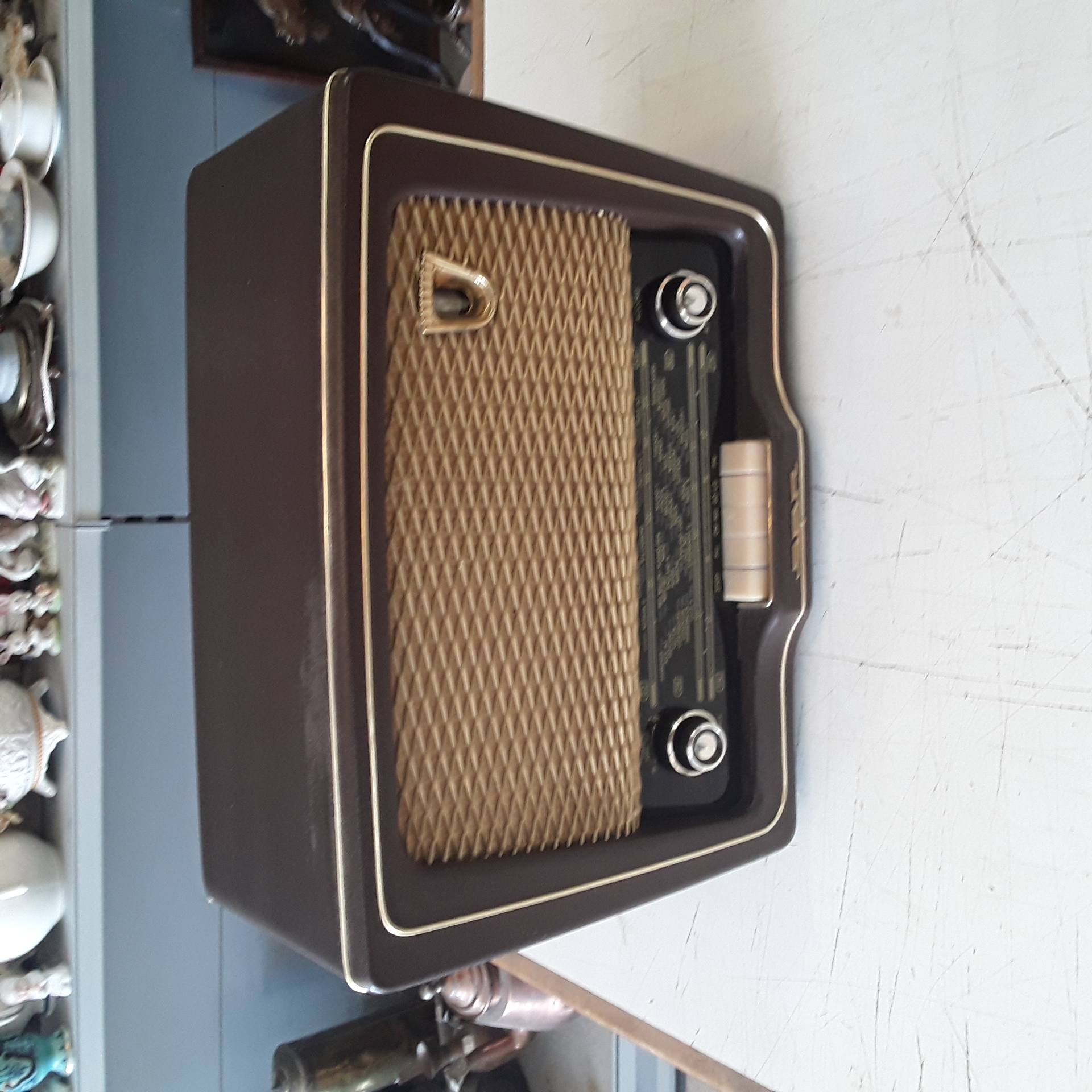<p>Radio SBR ancienne<br />FM<br />60,00 € T.T.C<br /><a href="/Article/124578?type=depose" style="color:white;" target="_blank">Lien vers l'article</a></p>
