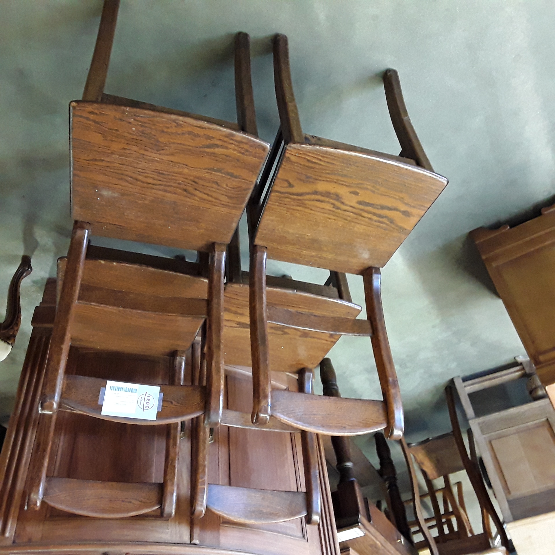 <p>Lot de 4 chaises<br /> herve <br />100,00 € T.T.C<br /><a href="/Article/123040?type=depose" style="color:white;" target="_blank">Lien vers l'article</a></p>