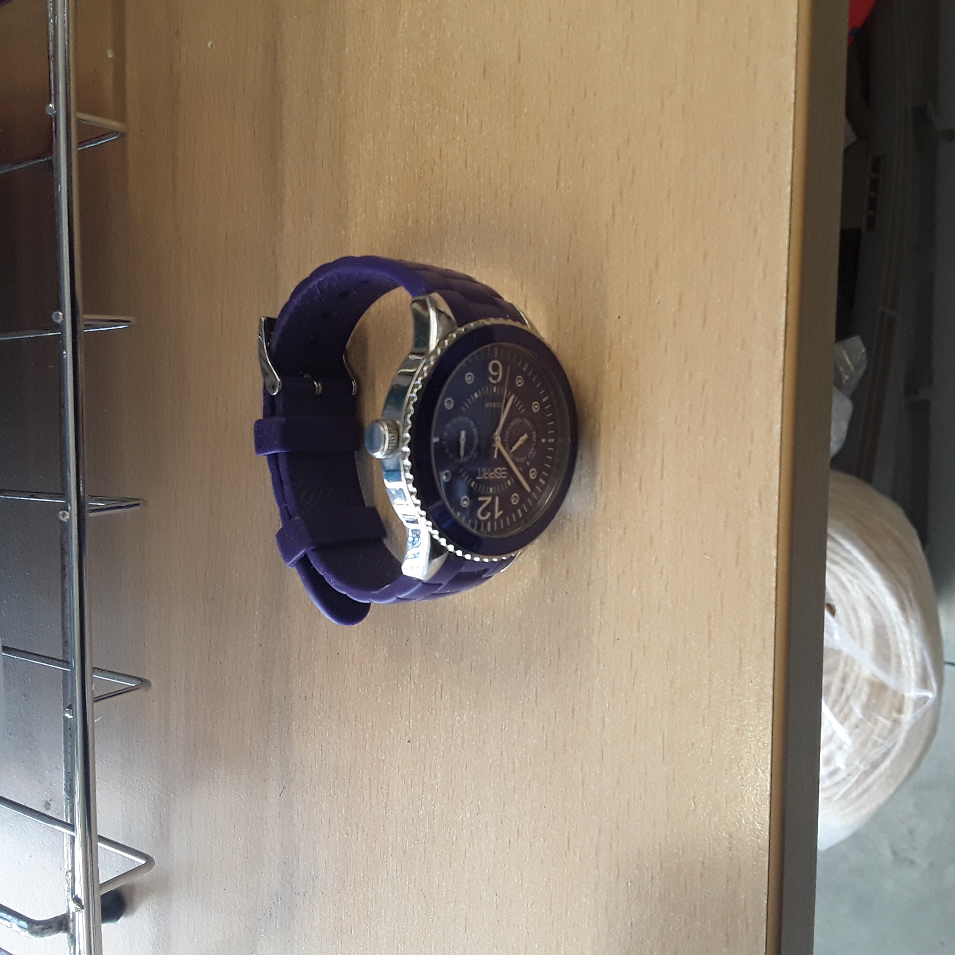 <p>Montre esprit Mauve<br />30,00 € T.T.C<br /><a href="/Article/123622?type=depose" style="color:white;" target="_blank">Lien vers l'article</a></p>